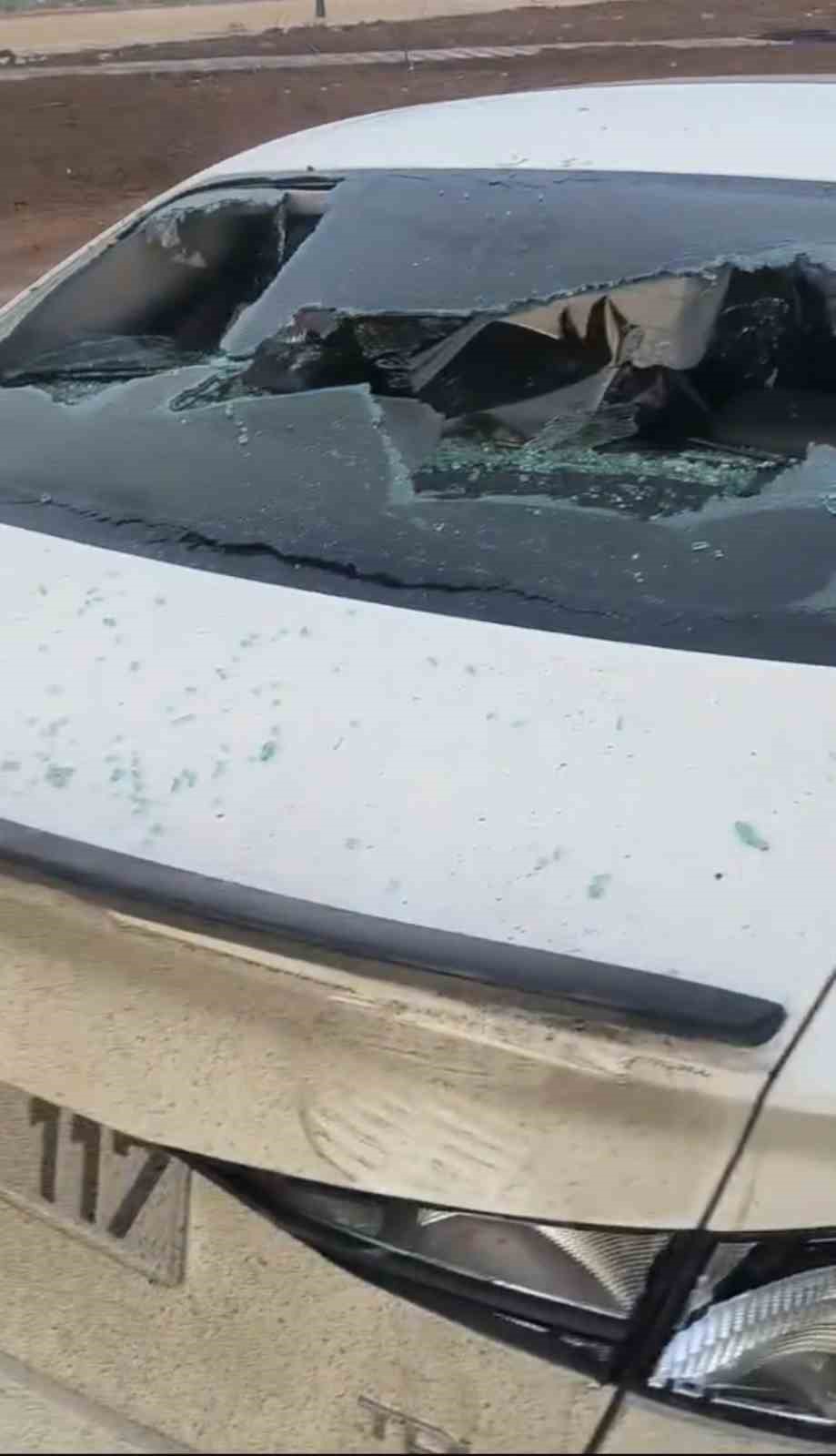 Önce alkol aldılar sonra bindikleri otomobili kurşun yağmuruna tuttular
Önce alkol aldılar sonra bindikleri otomobili kurşun yağmuruna tuttular