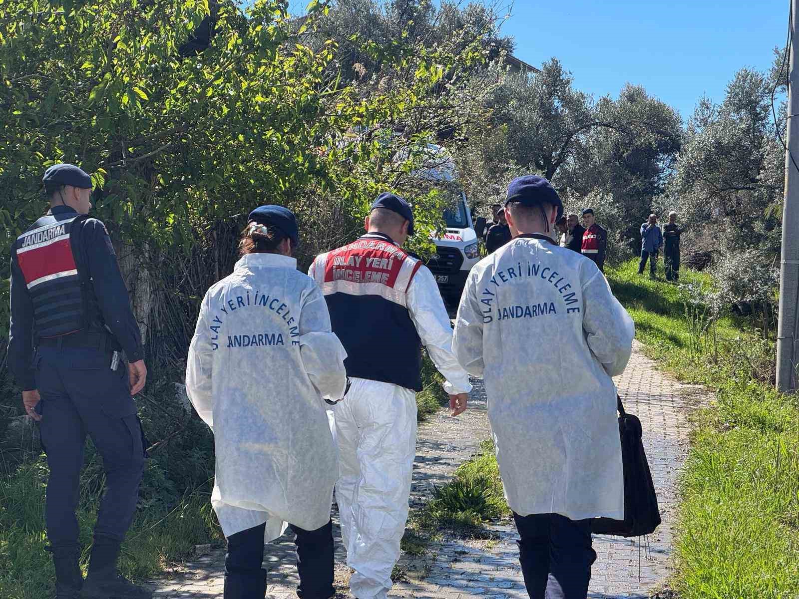 Önce karısını, sonra kendini vurdu
