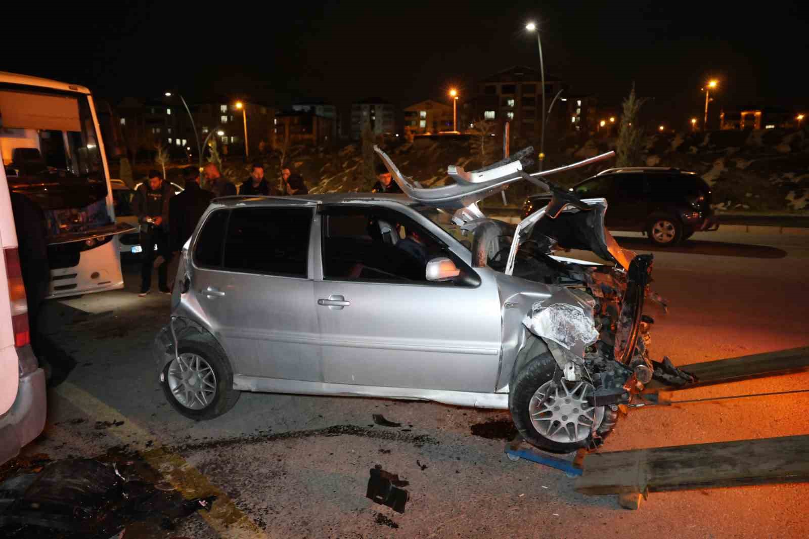 Önce kaza, sonra kavga ettiler: 2 yaralı
Önce kaza, sonra kavga ettiler: 2 yaralı