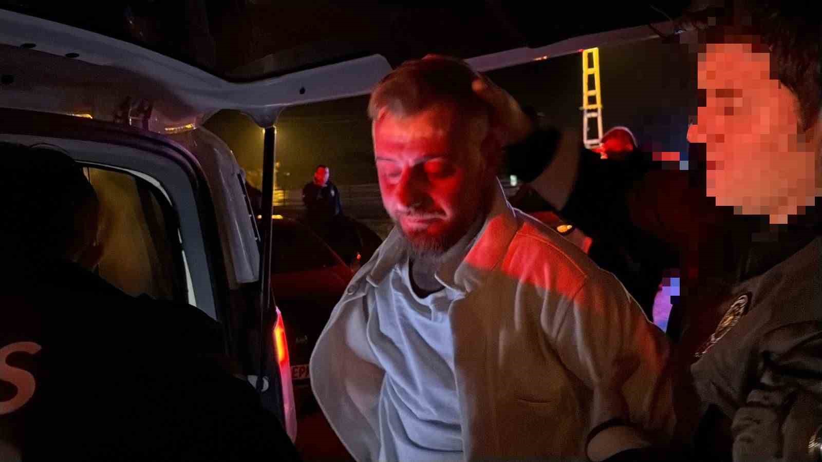 Önce telefonu, sonra da kelepçeyi bahane ederek alkol testini reddetti
