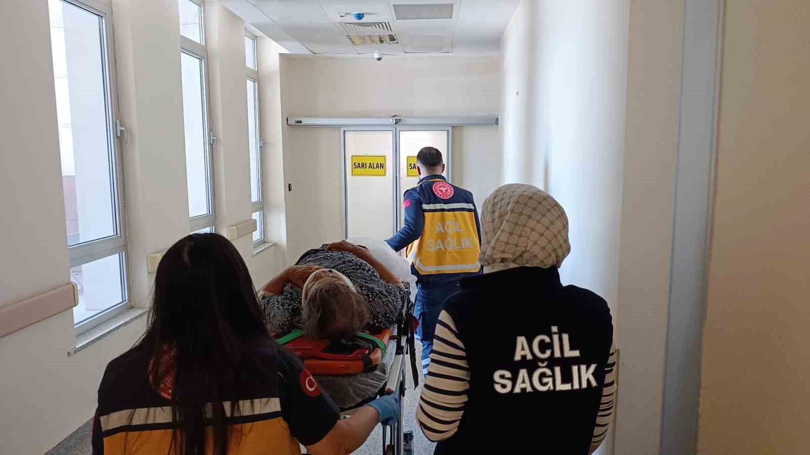 Önce yolcu düştü, sonra motosiklet devrildi: 2 yaralı
