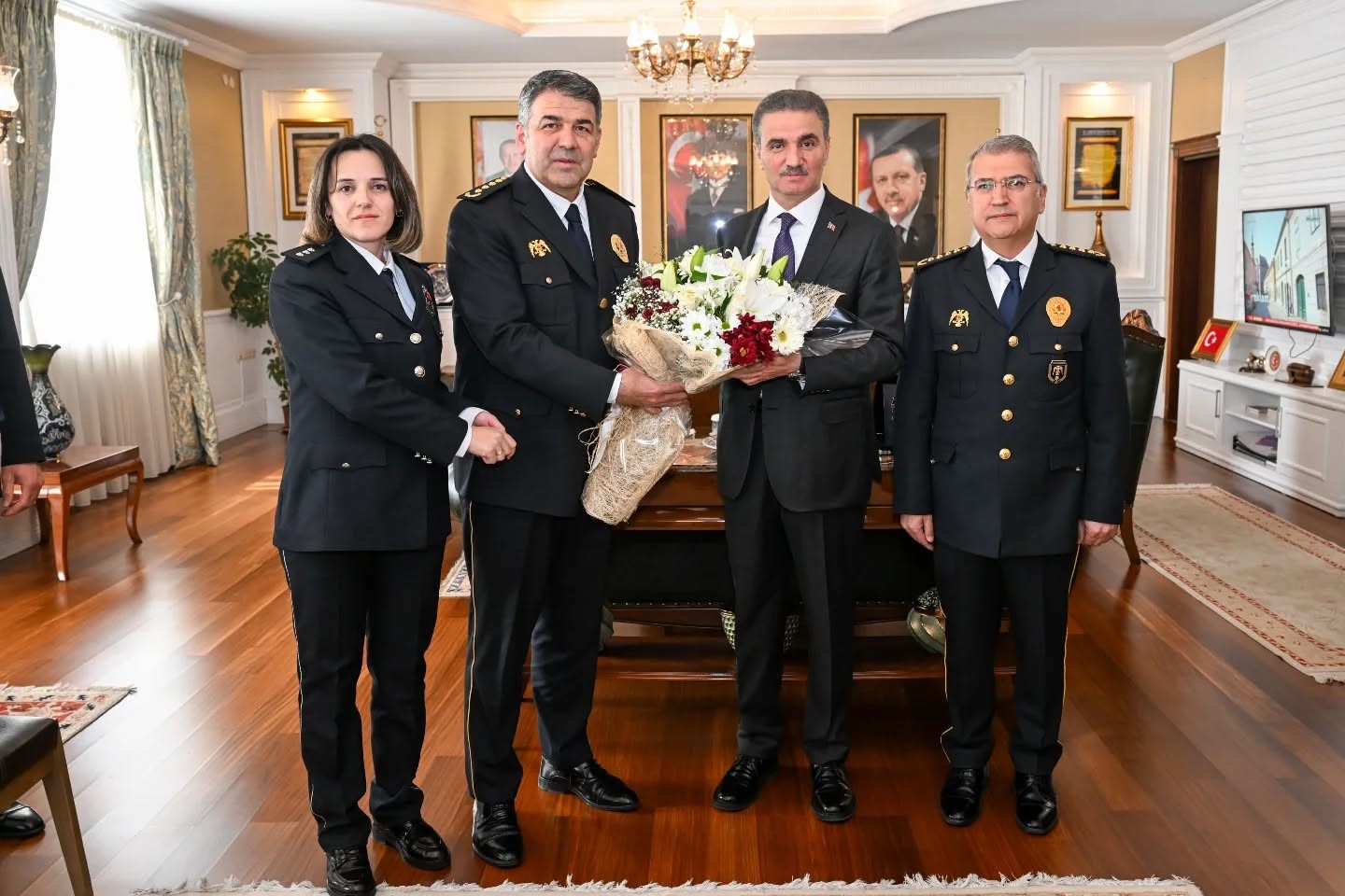 "Onların fedakârlık anlayışı her türlü takdirin üzerindedir"
