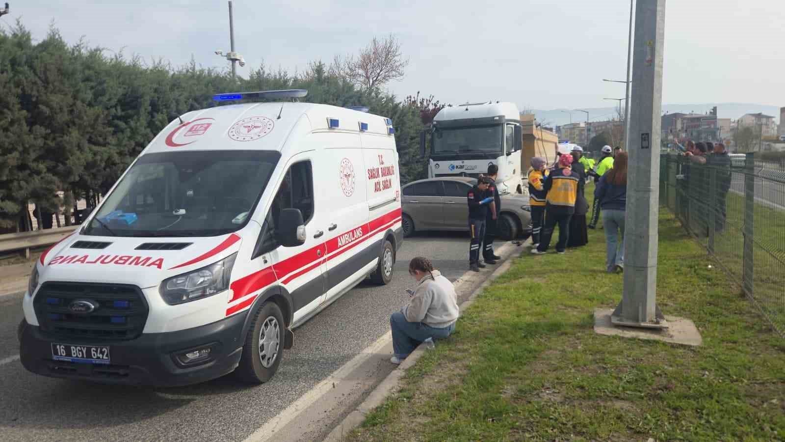Önüne kattığı otomobili sürükledi
