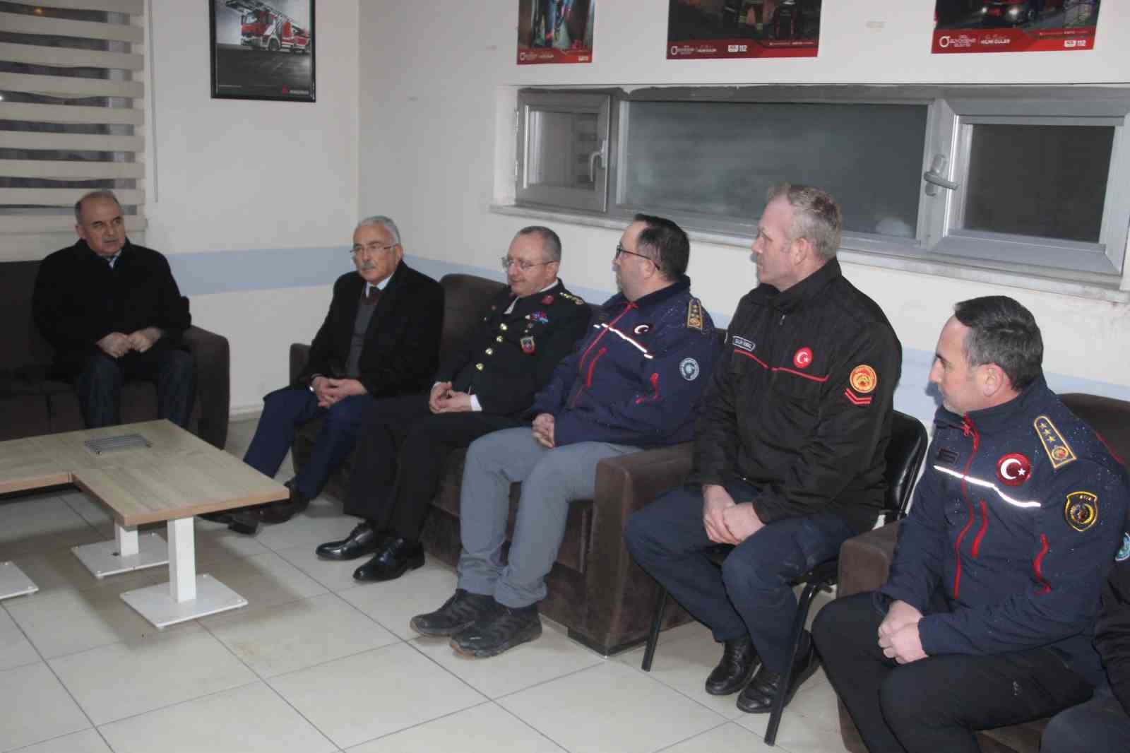 Ordu protokolü, görevi başındaki personelin yeni yılını kutladı
