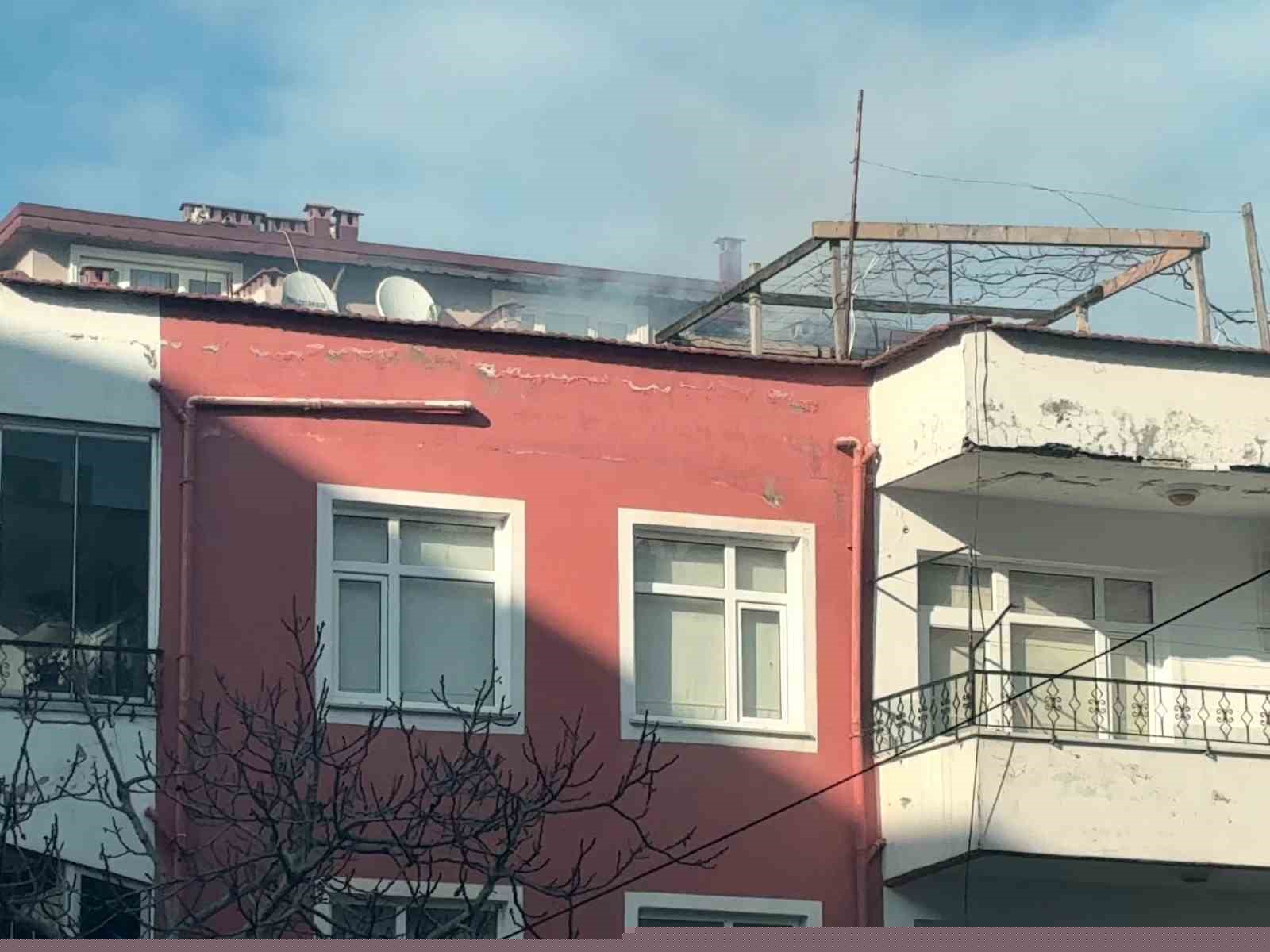 Ordu’da 3 katlı binada korkutan baca yangını
