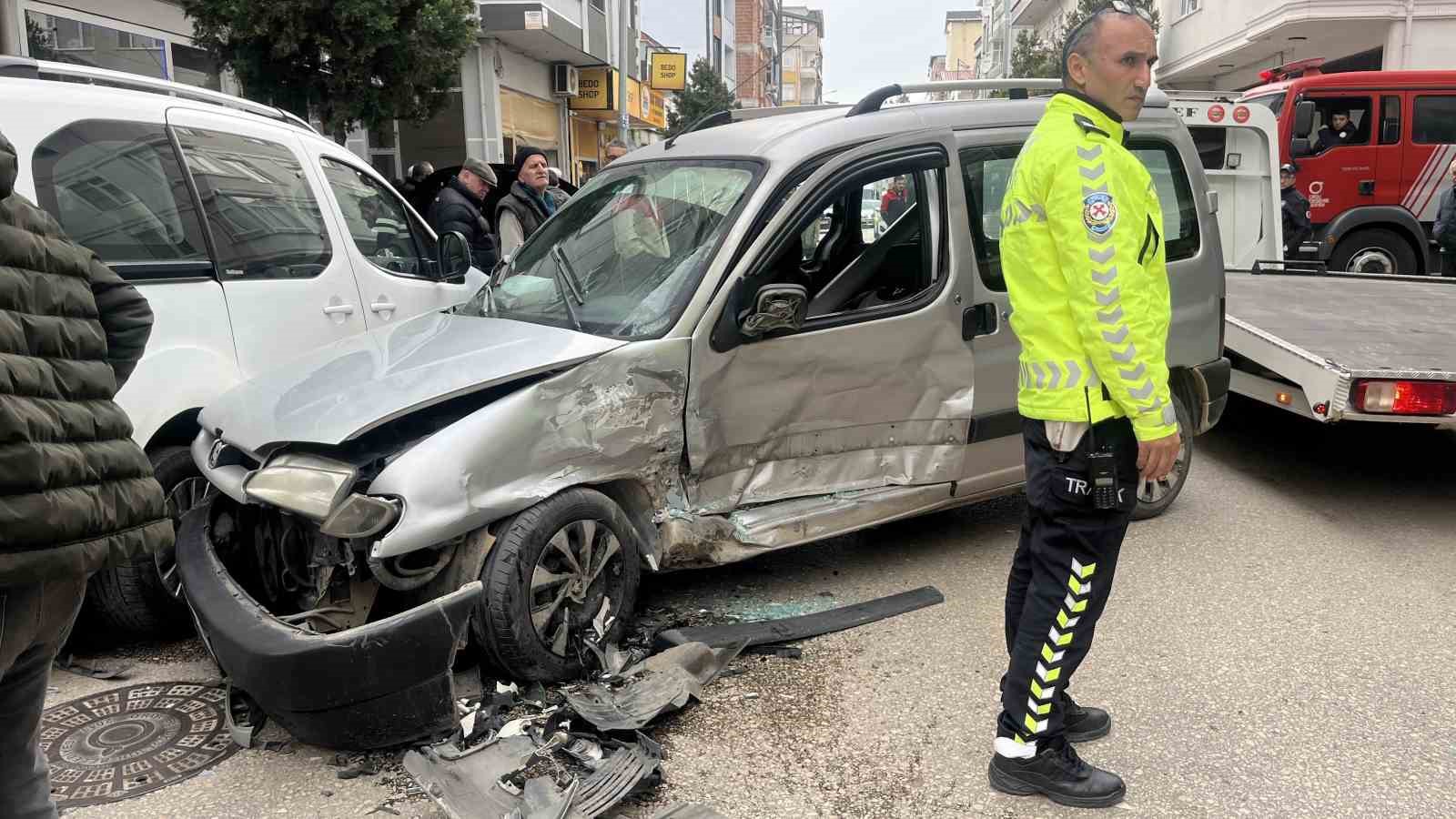 Ordu’da alkollü sürücünün karıştığı kazada 5 kişi yaralandı
Ordu’da alkollü sürücünün karıştığı kazada 5 kişi yaralandı