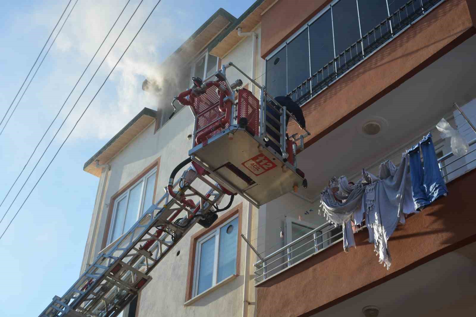 Ordu’da apartmanın zemin katında yangın
