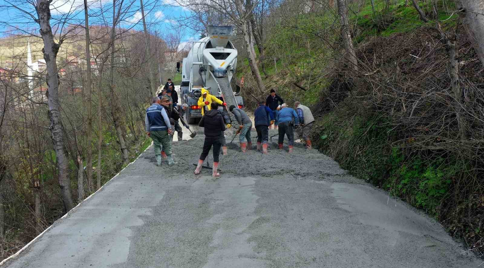 Ordu’da beton yol çalışmaları devam ediyor
