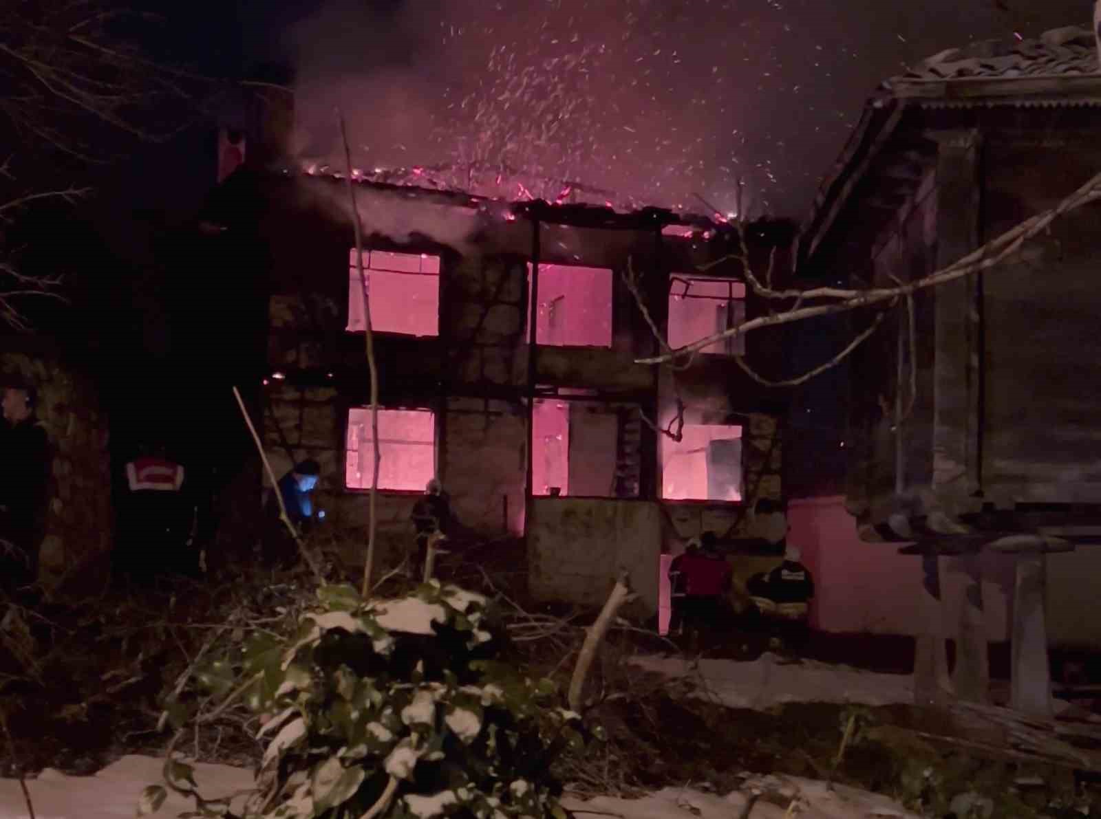 Ordu’da çıkan yangın sonrası müstakil ev kullanılamaz hale geldi
