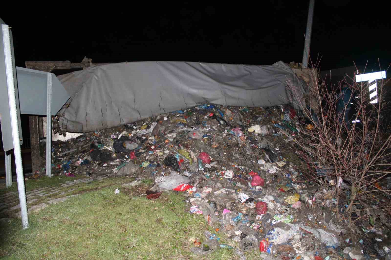 Ordu’da çöp kamyonu devrildi: Sürücü yaralandı
