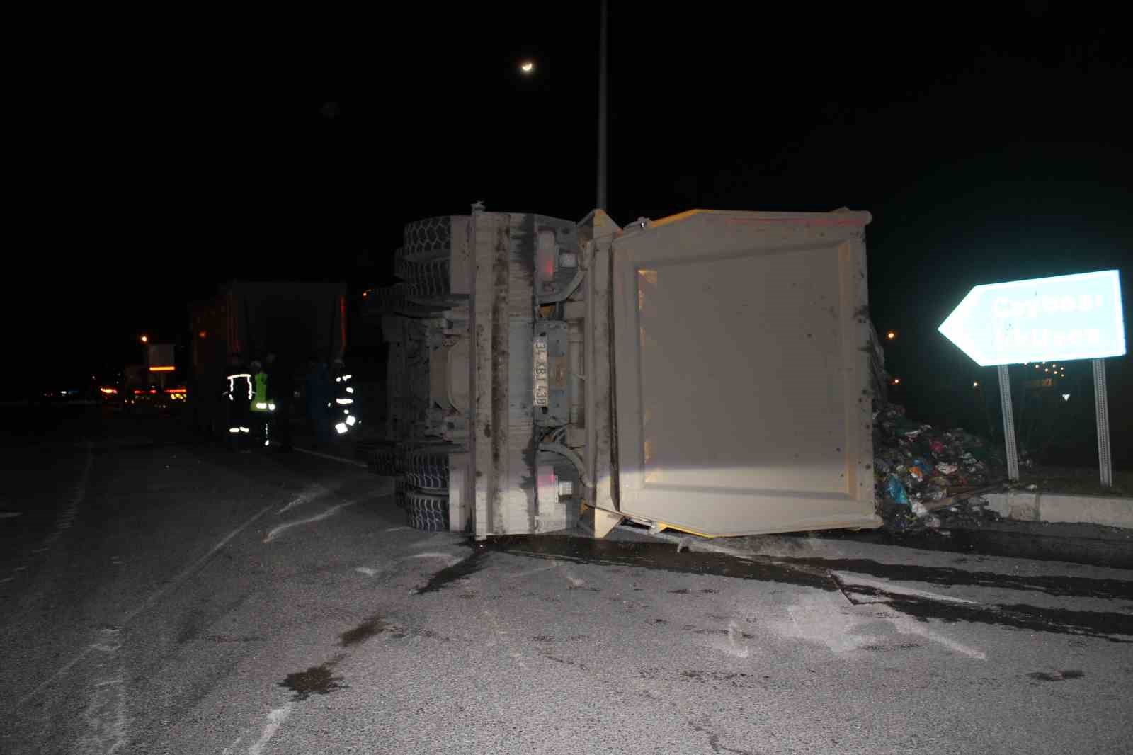 Ordu’da çöp kamyonu devrildi: Sürücü yaralandı
