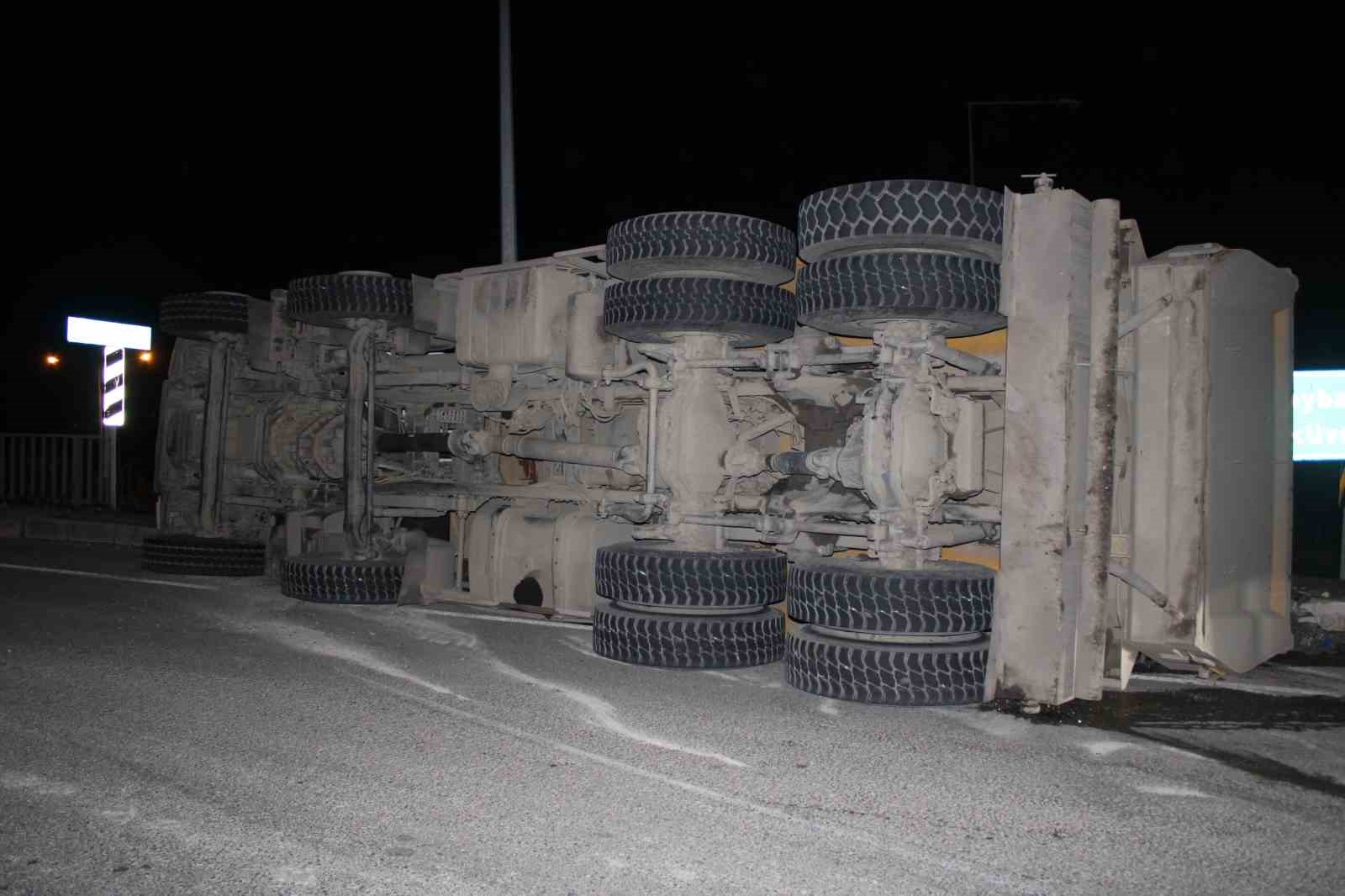 Ordu’da çöp kamyonu devrildi: Sürücü yaralandı
