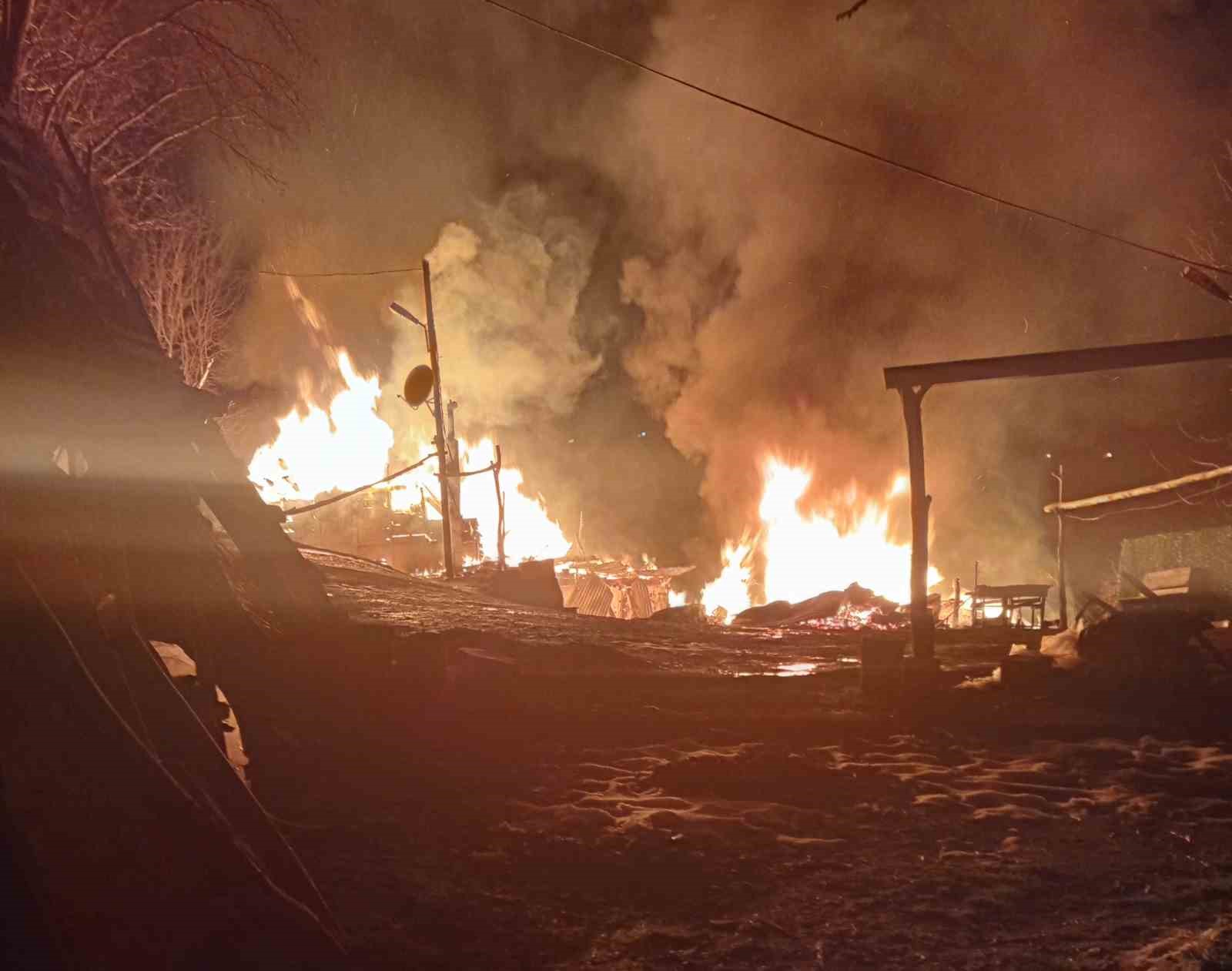 Ordu’da evini ateşe veren şahıs ağaçta asılı halde bulundu
