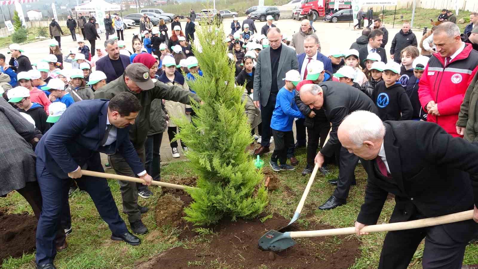 Ordu’da fidanlar topraklar buluşturuldu
