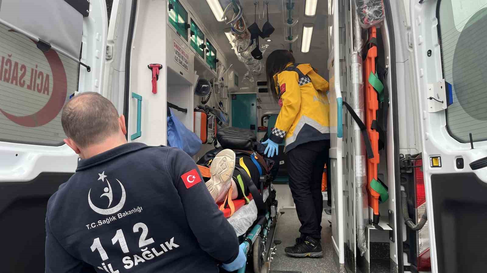 Ordu’da geri manevra yapan otomobilin çarptığı kadın yaralandı
