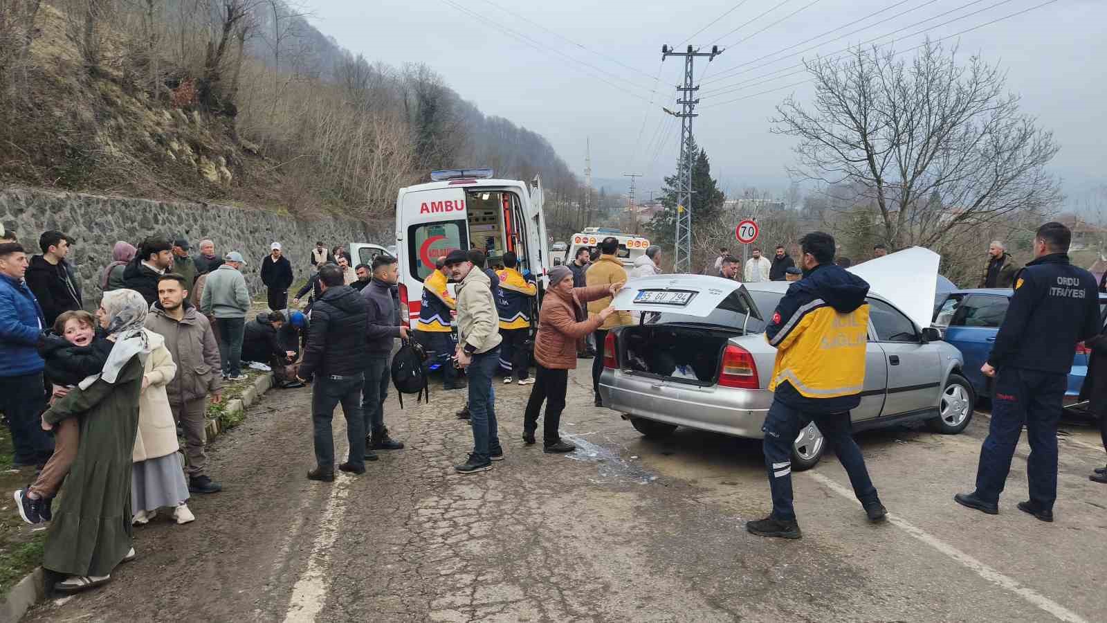 Ordu’da iki ayrı trafik kazasında 12 kişi yaralandı
