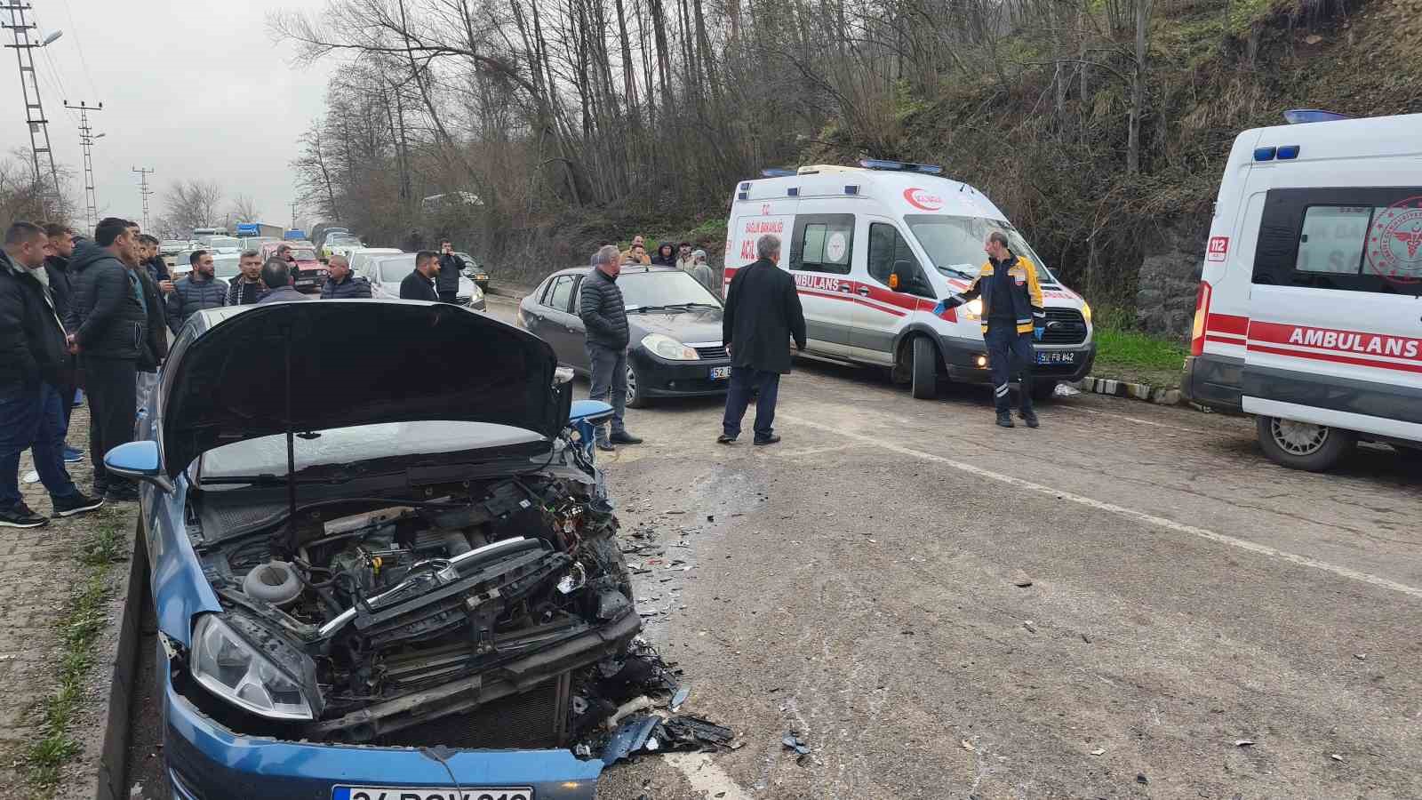 Ordu’da iki ayrı trafik kazasında 12 kişi yaralandı
