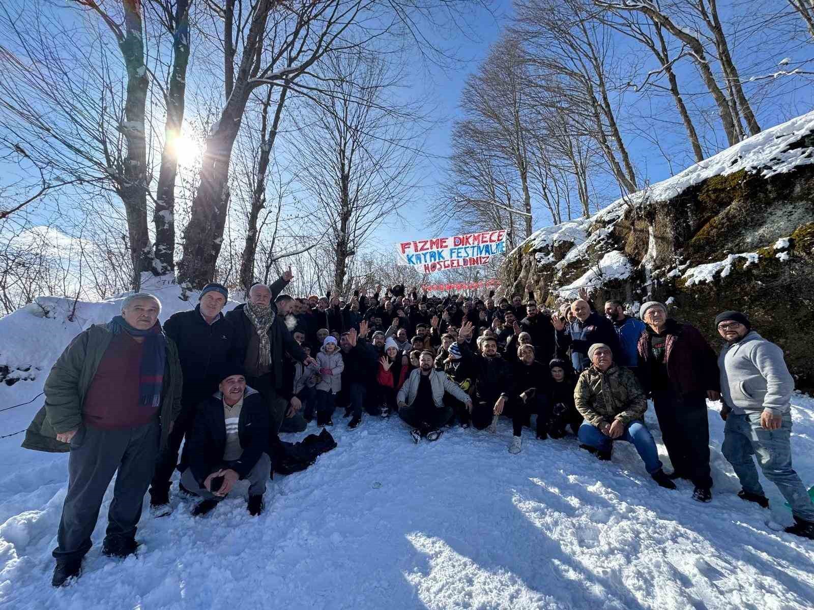 Ordu’da kar yağışı eğlenceye dönüştü: 150 kişi aynı anda kaymaya çalıştı
