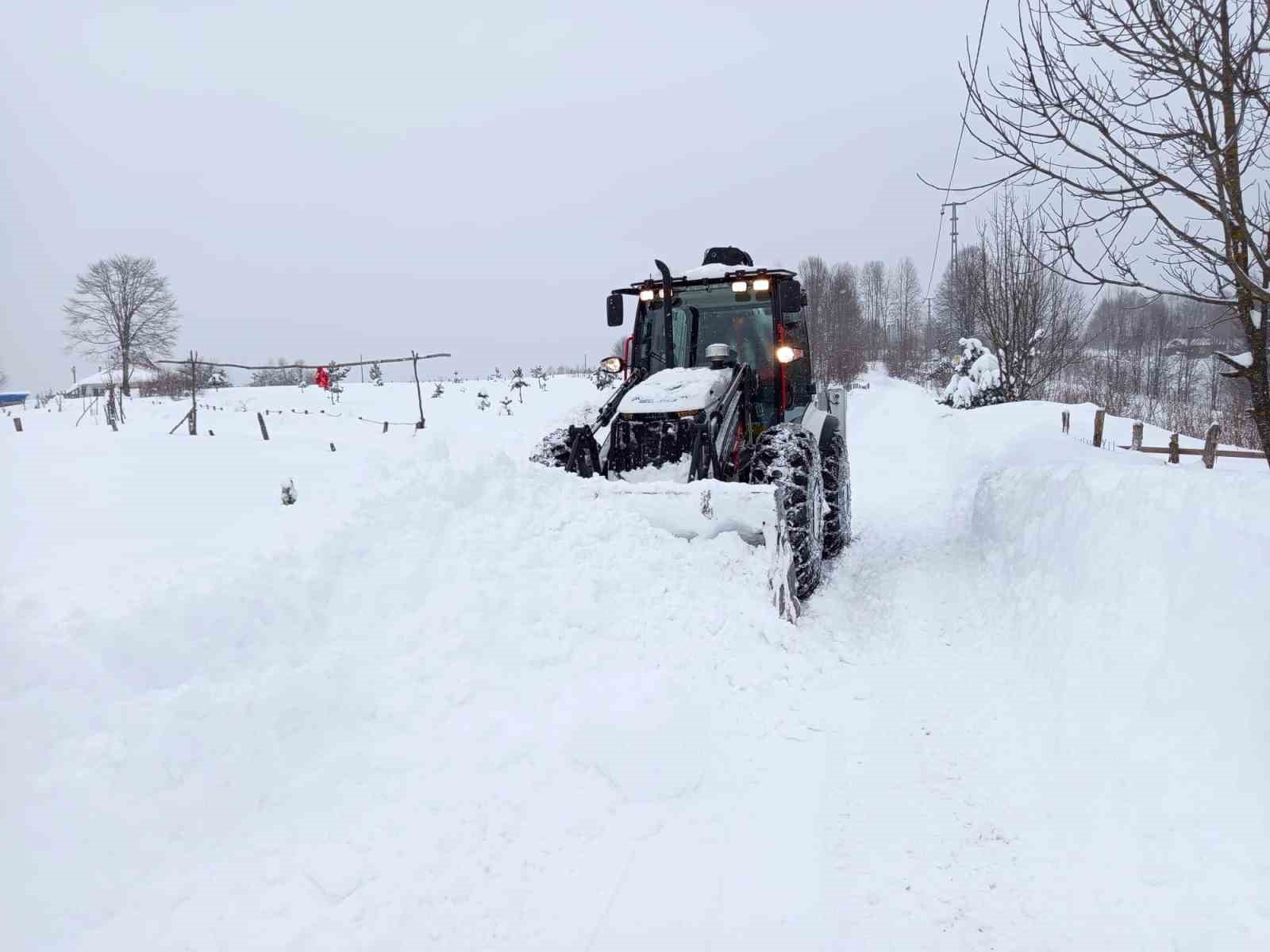 Ordu’da karla mücadele sürüyor
