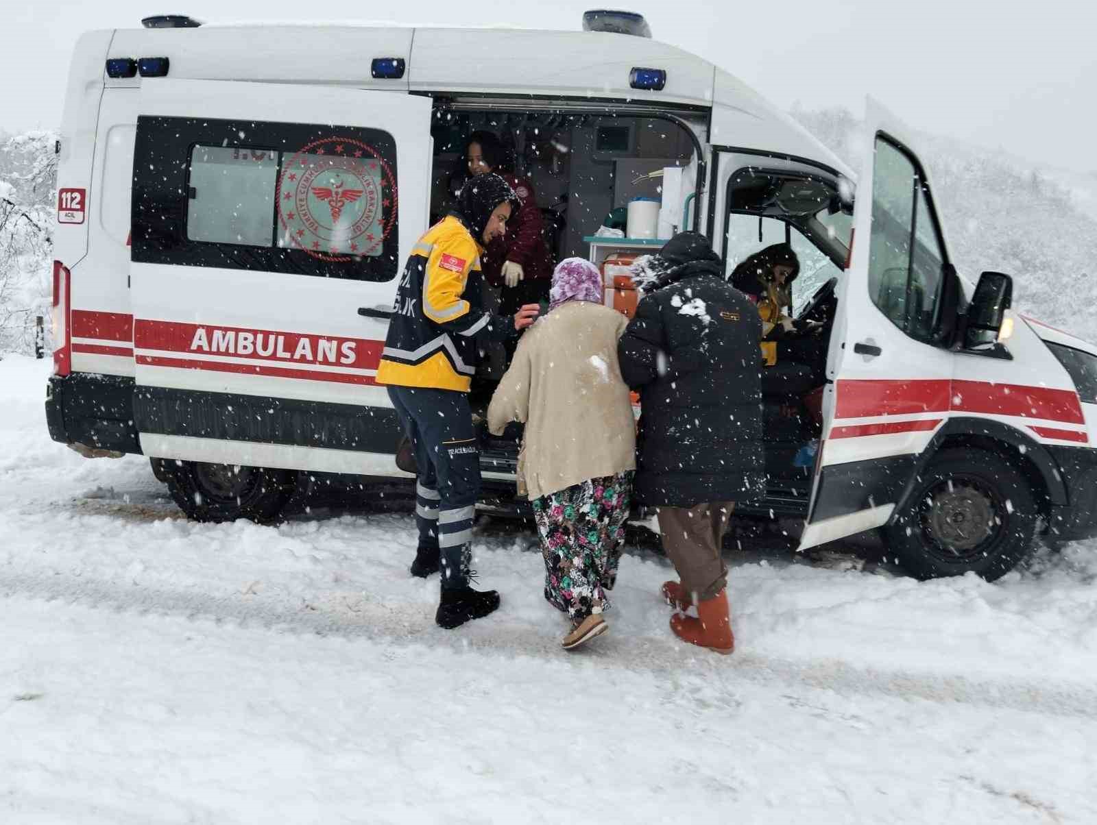 Ordu’da karla mücadele sürüyor
