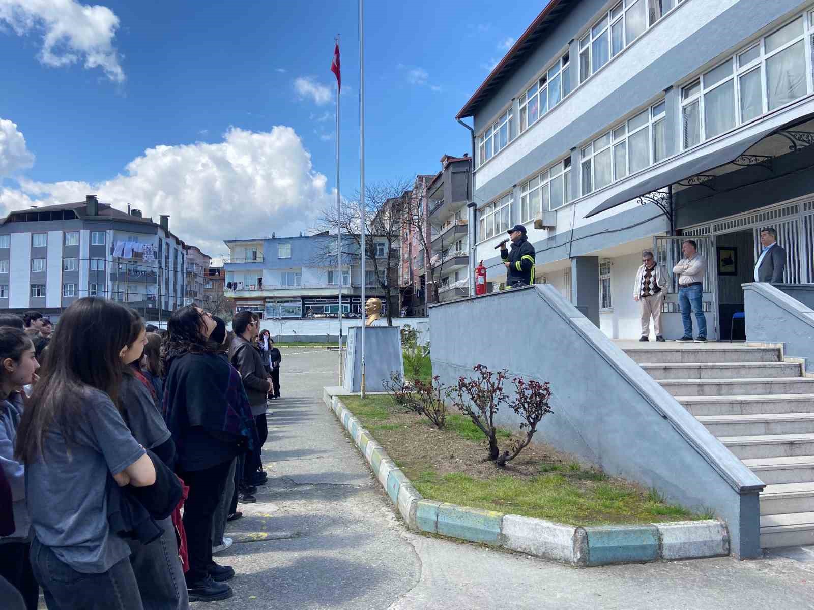 Ordu’da liseli öğrencilere hayat kurtaran yangın tatbikatı
