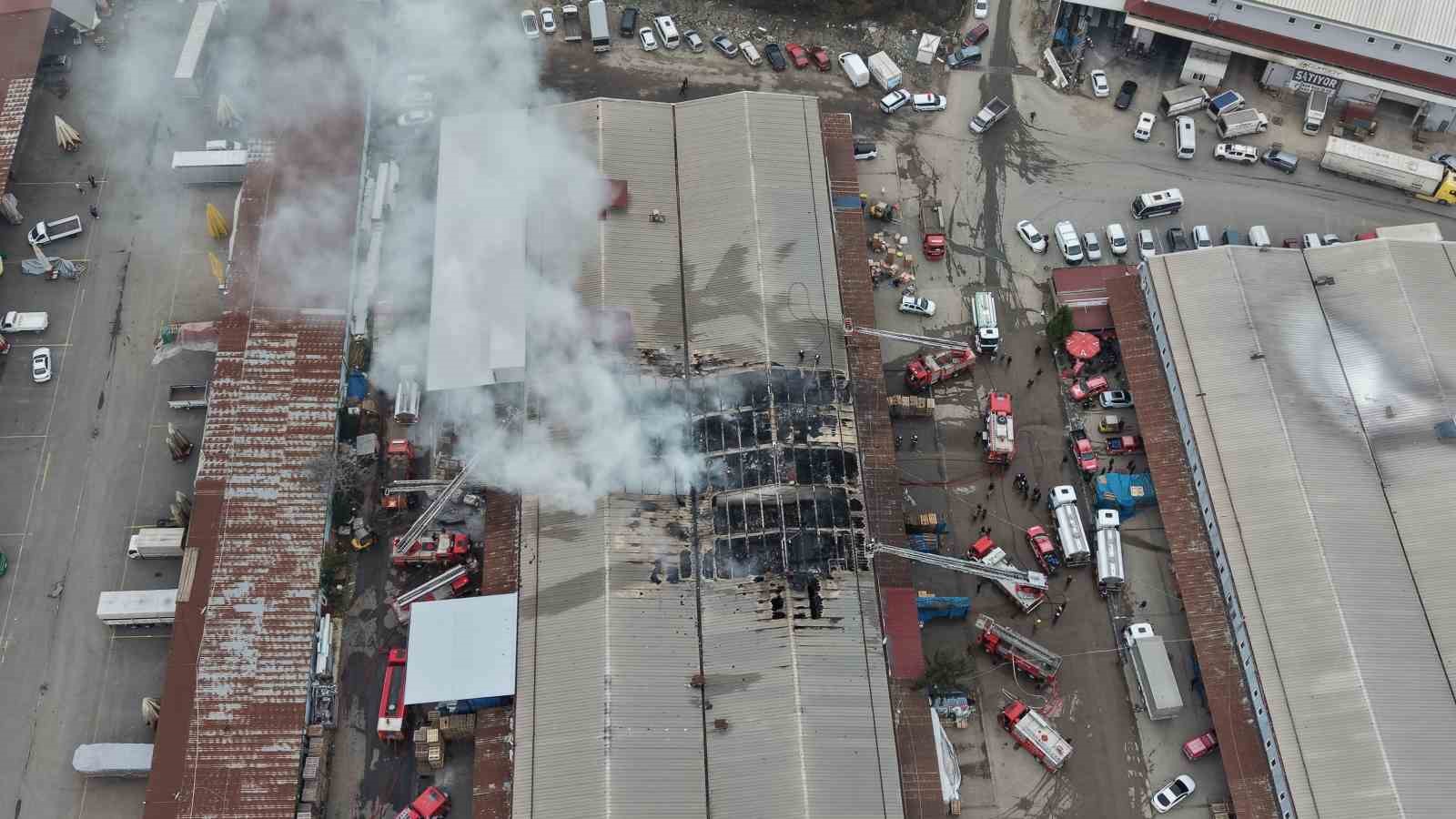Ordu’da market deposunda yangın
