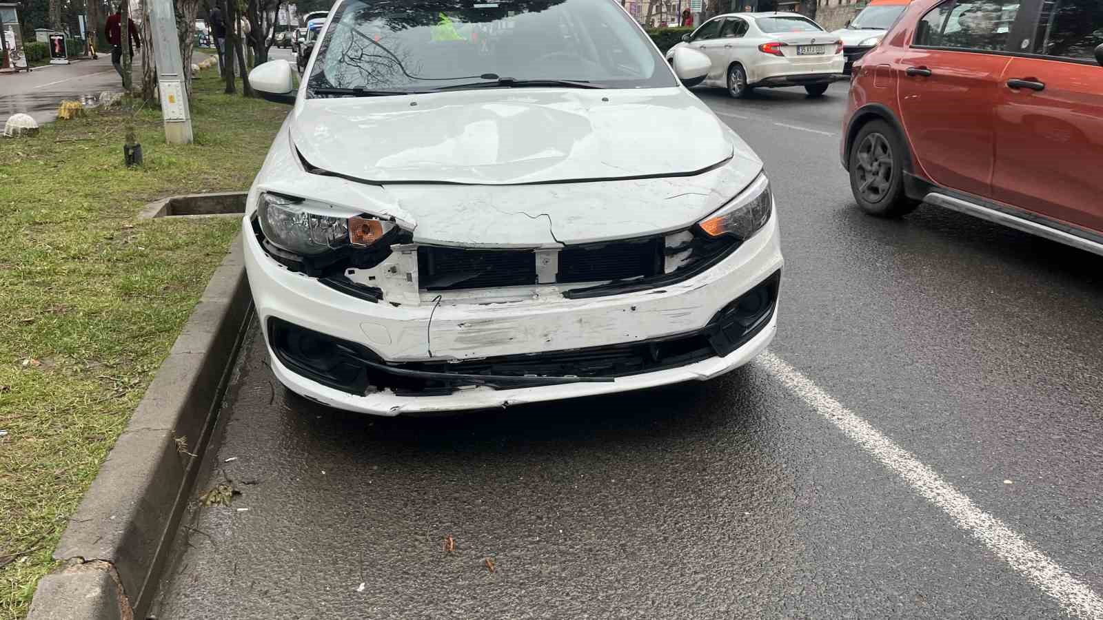 Ordu’da otomobil ile çarpışan motosikletli yaralandı: Kaza anı araç kamerasına yansıdı
