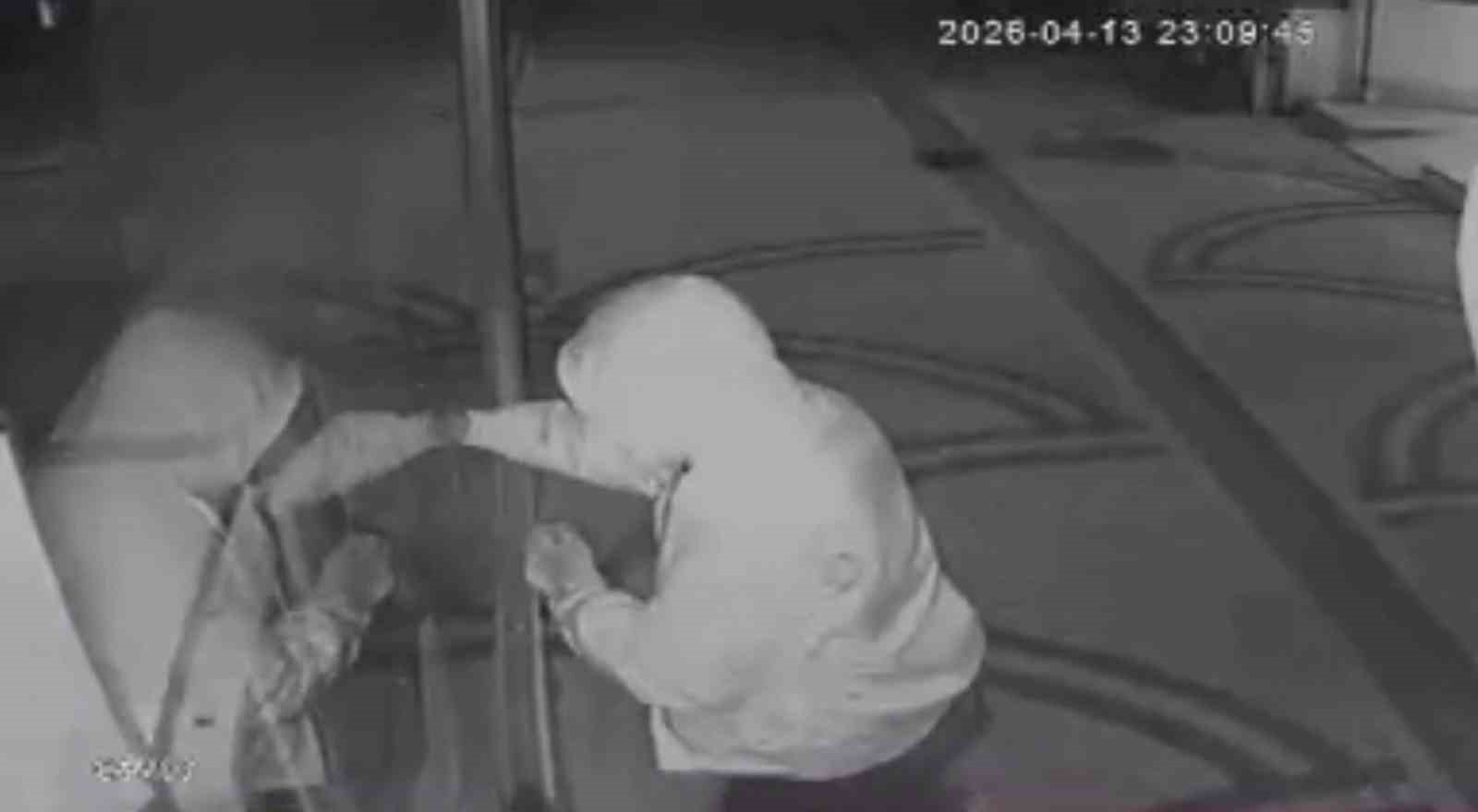 Ordu’da telefon hırsızlığı kamerada
