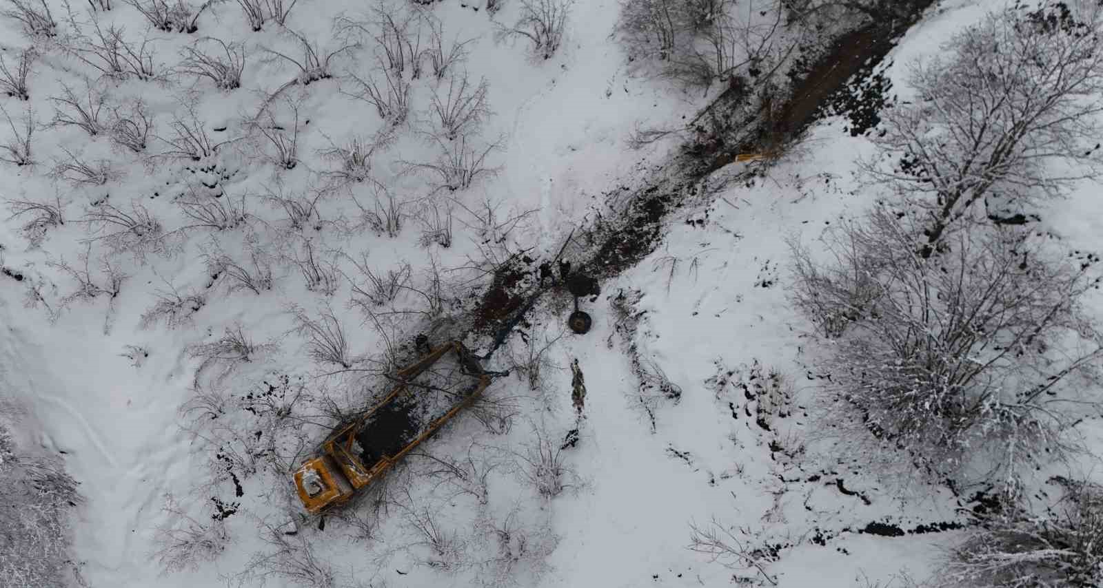 Ordu’da tır, 600 metre uçurumdan yuvarlandı: Kaza anı kamerada
