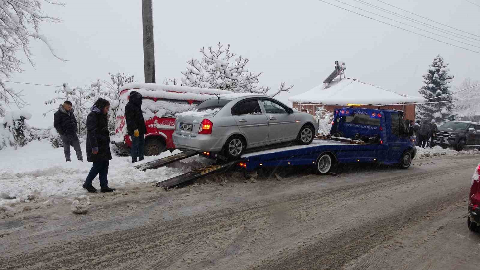 Ordu’da yeni yılın ilk kar yağışı etkili oldu
Ordu’da yeni yılın ilk kar yağışı etkili oldu
