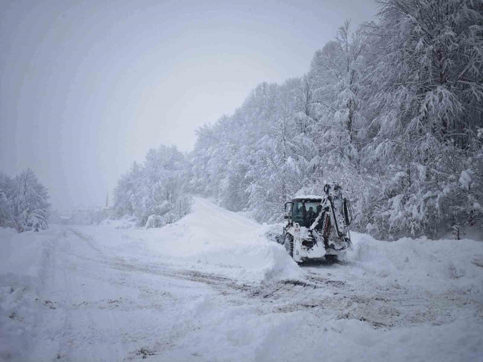 Ordu’nun 13 ilçesinde eğitime kar engeli
