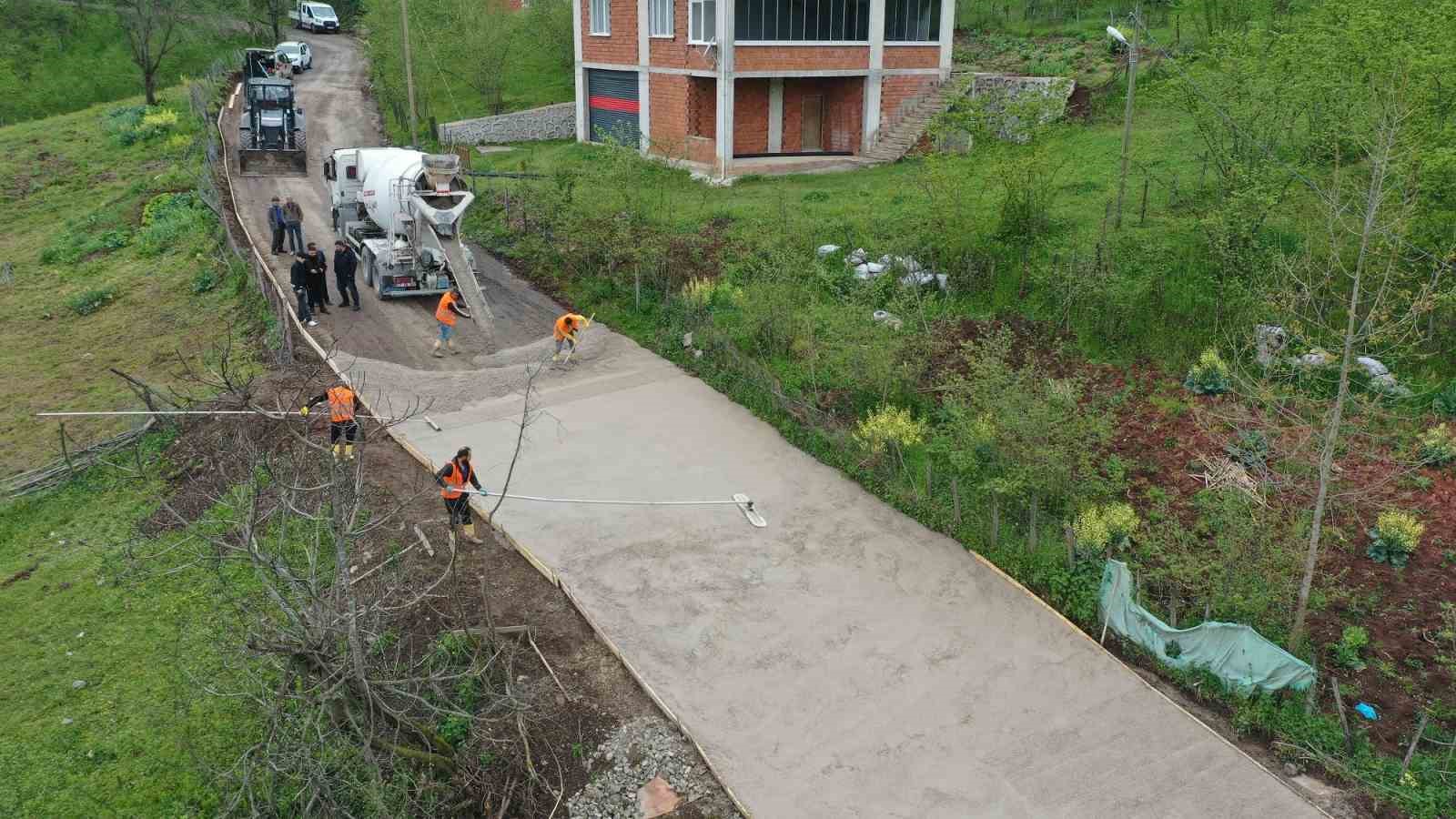 Ordu’nun kırsalında beton yol çalışmaları devam ediyor

