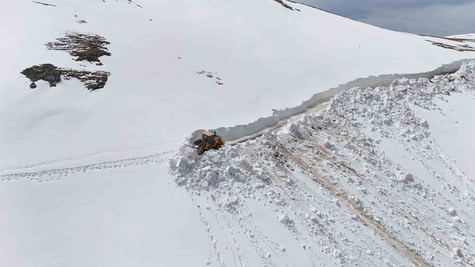 Ordu’nun yükseklerinde nisan sonunda 4 metre kar
