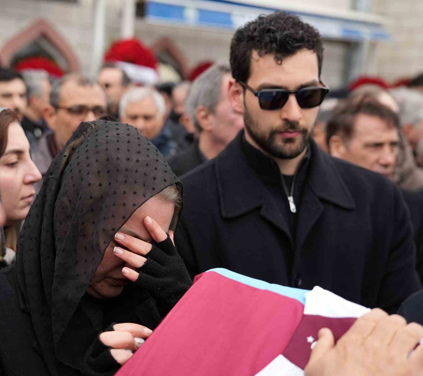 Orhan Kaynak son yolculuğuna uğurlandı
