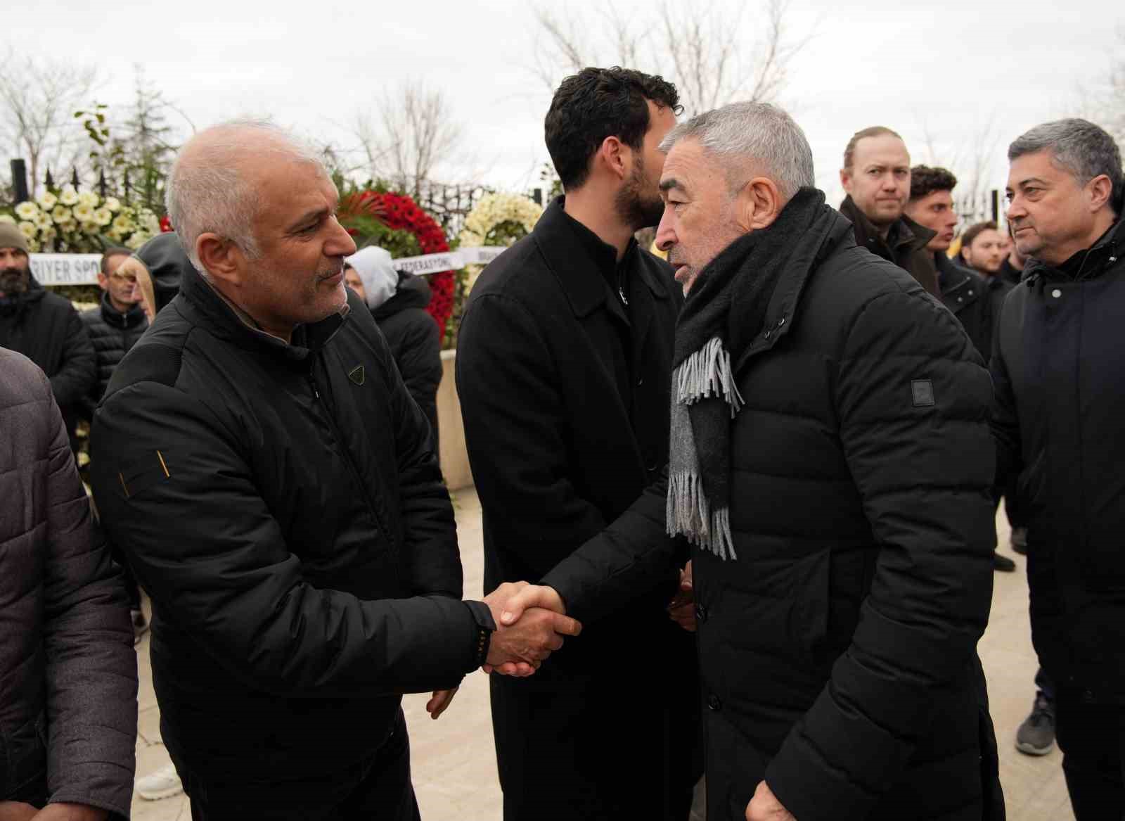 Orhan Kaynak son yolculuğuna uğurlandı
