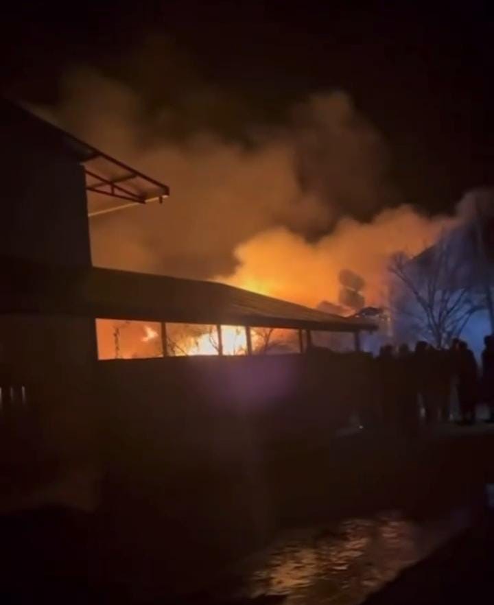 Orhaneli’de geceyi aydınlatan alevler, evi küle çevirdi
