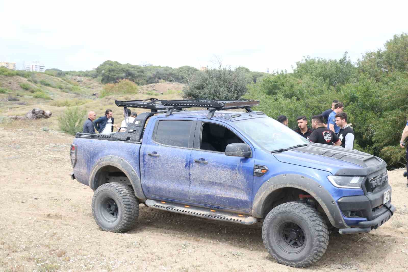 Ormanlık alanda bir kişinin cansız bedeni bulundu

