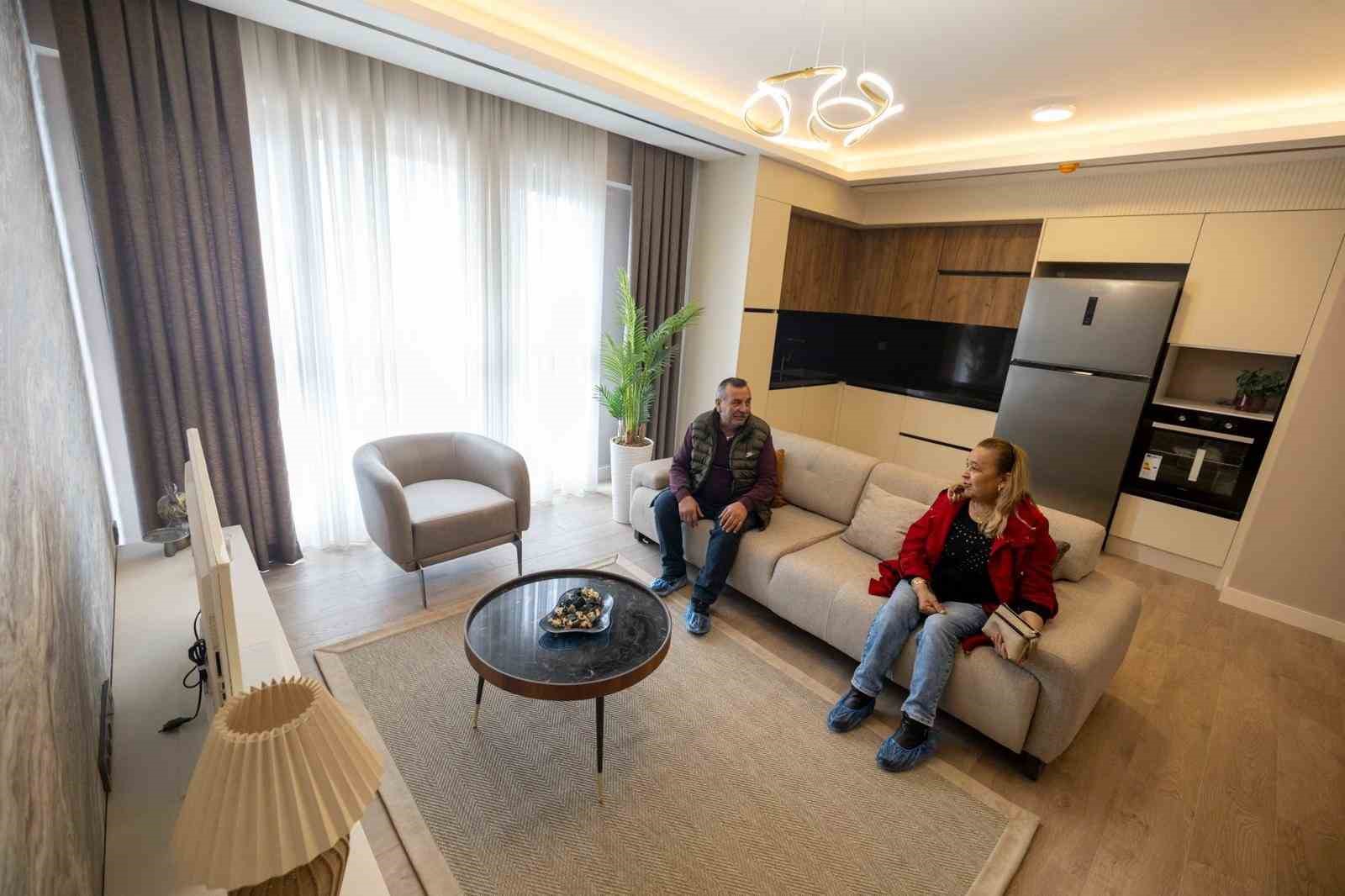 Örnekköy’deki kentsel dönüşümde anahtar teslim zamanı
Örnekköy’deki kentsel dönüşümde anahtar teslim zamanı