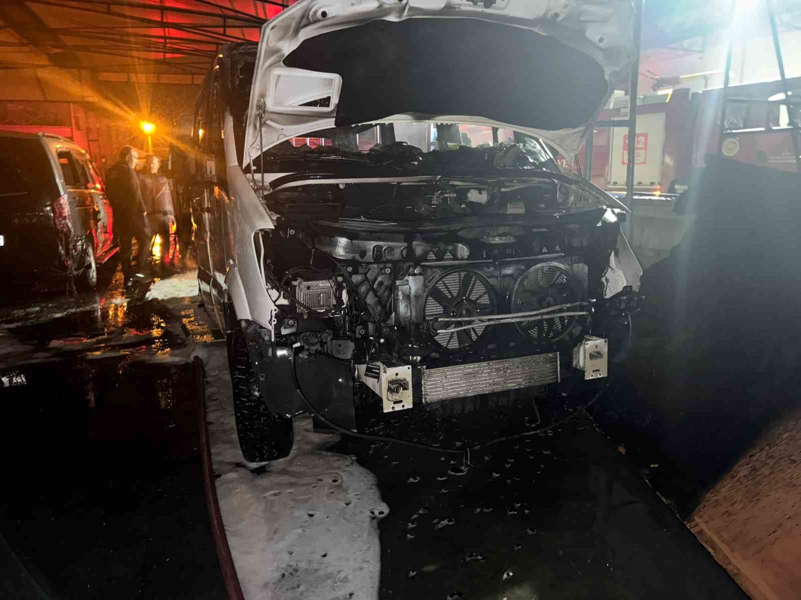 Ortaca Sanayi Sitesi’nde yangın: 4 araç ve 1 iş yeri zarar gördü
