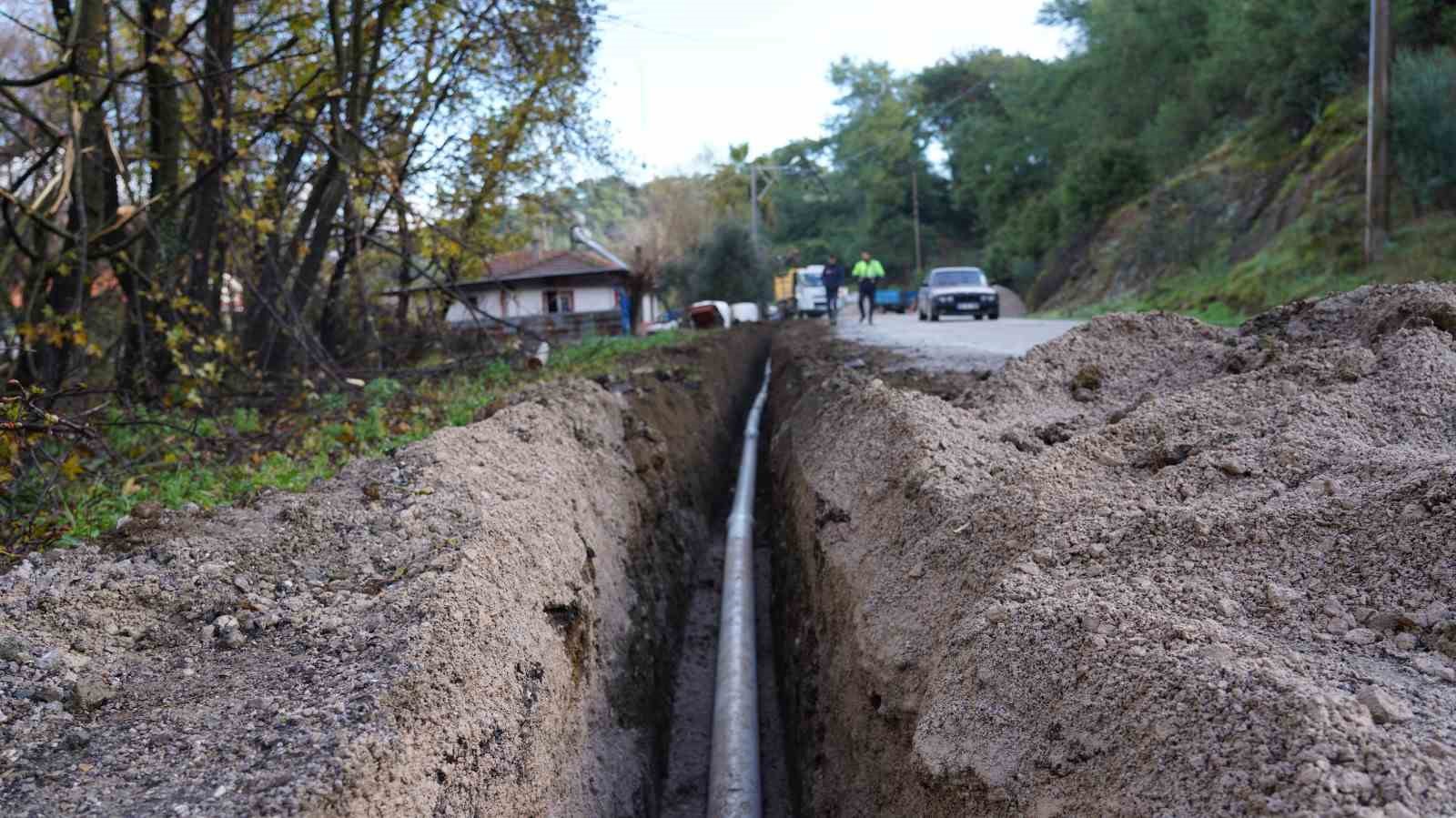 Ortaca Tepearası Mahallesi’ndeki içme suyu hattı yenileniyor
Ortaca Tepearası Mahallesi’ndeki içme suyu hattı yenileniyor