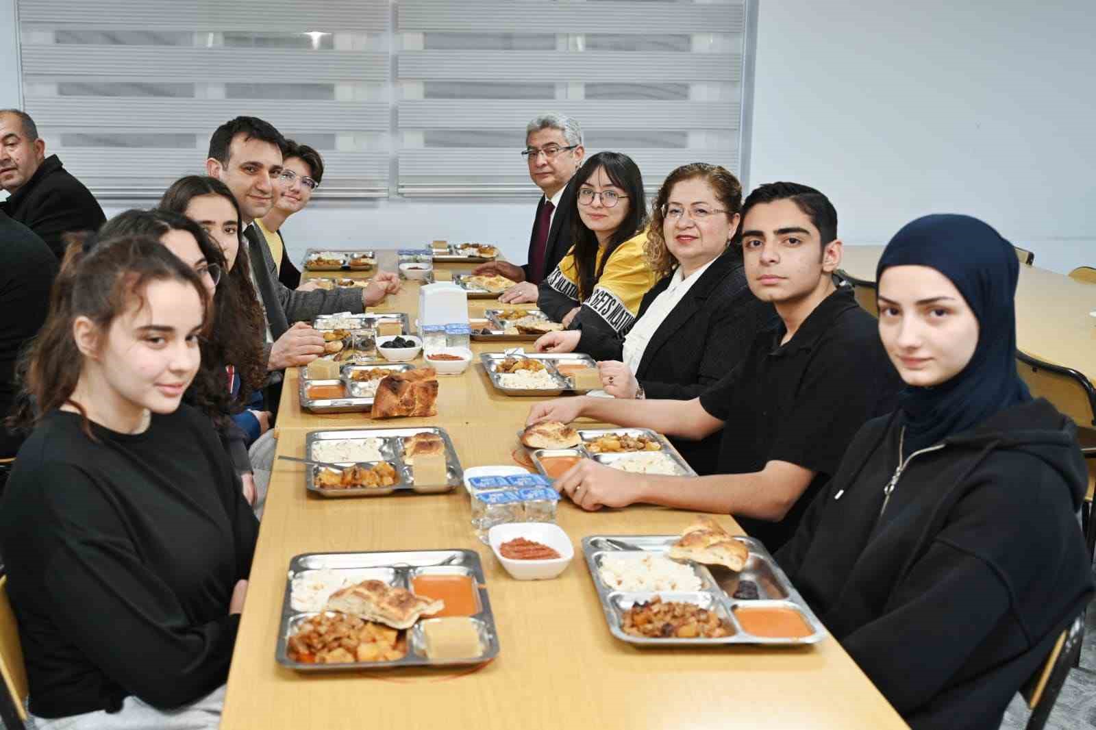 Ortaklar Fen Lisesi’nde "Maarifin Kalbinde Ramazan" iftarı
