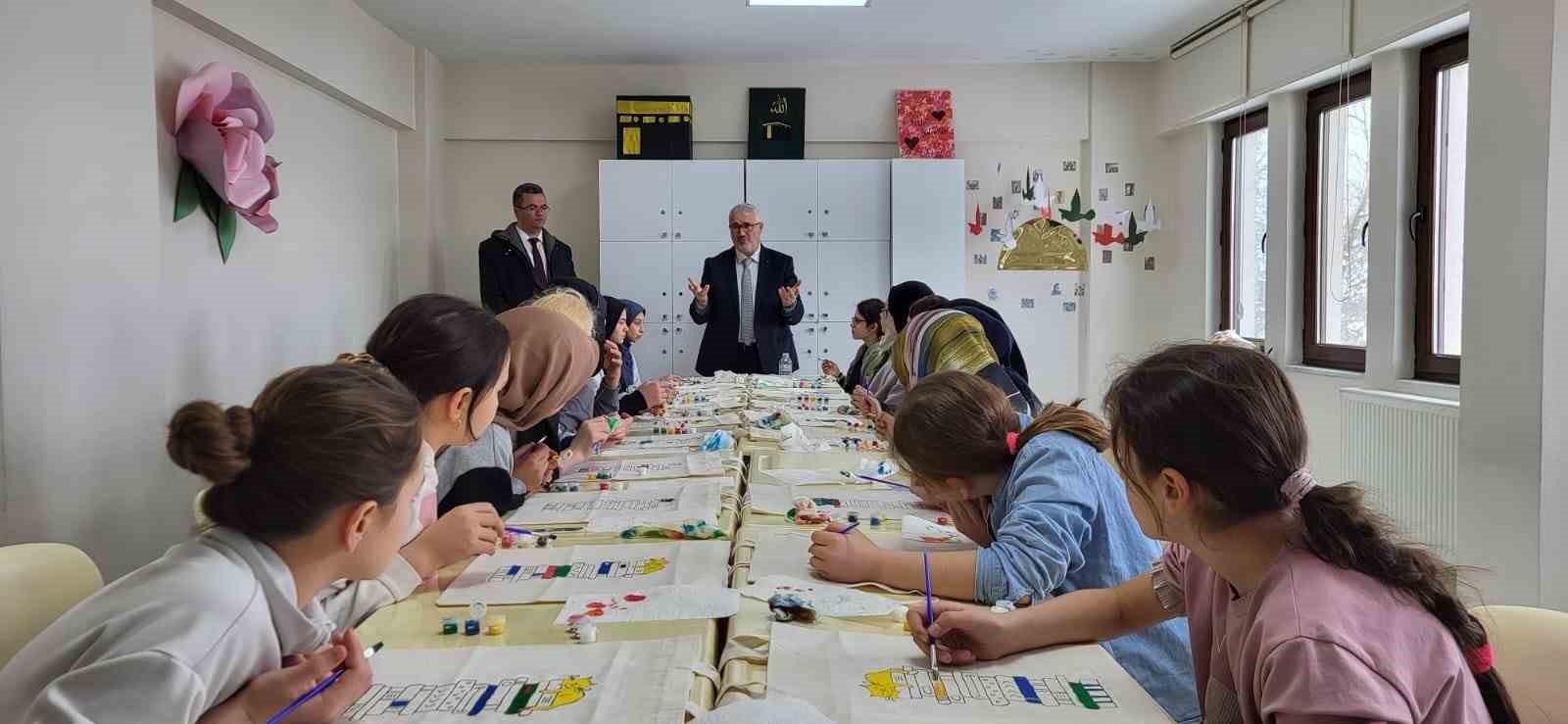 Ortaokul öğrencileri değerlerle buluştu
