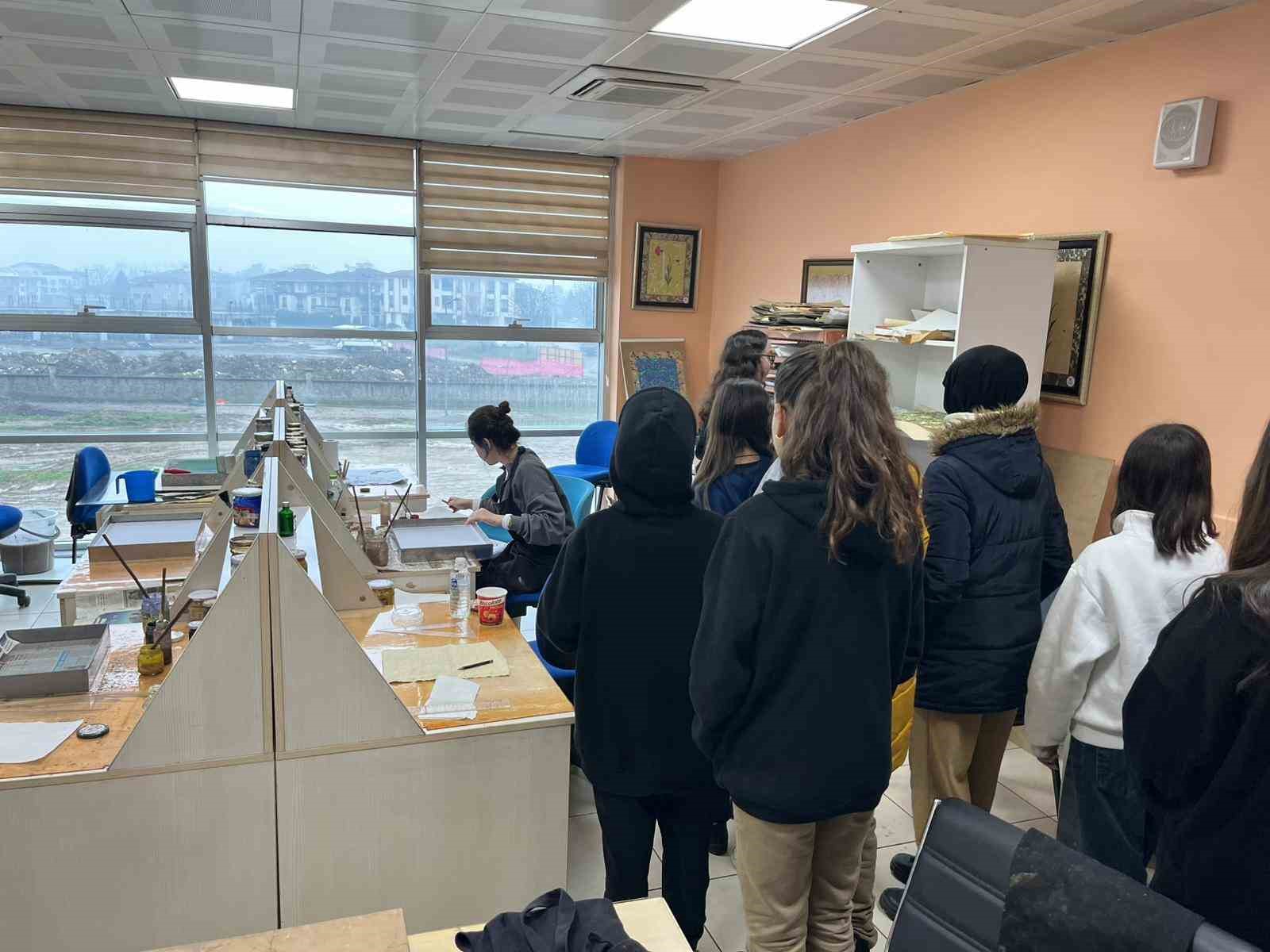 Ortaokul öğrencileri gençlik merkezini sevdi
