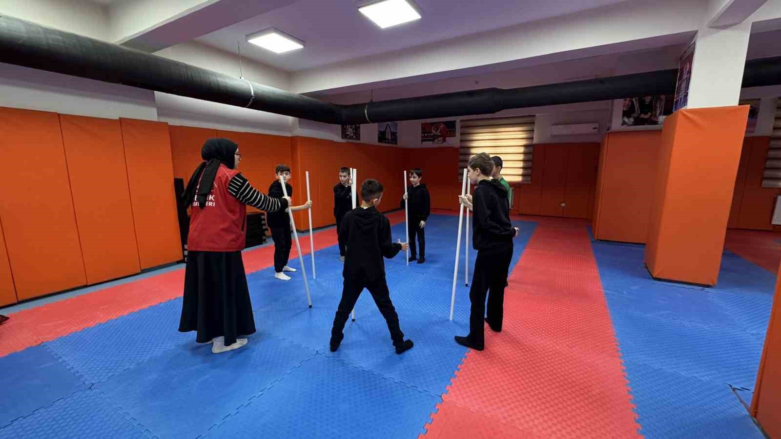 Ortaokul öğrencileri gönüllerince eğlendi
