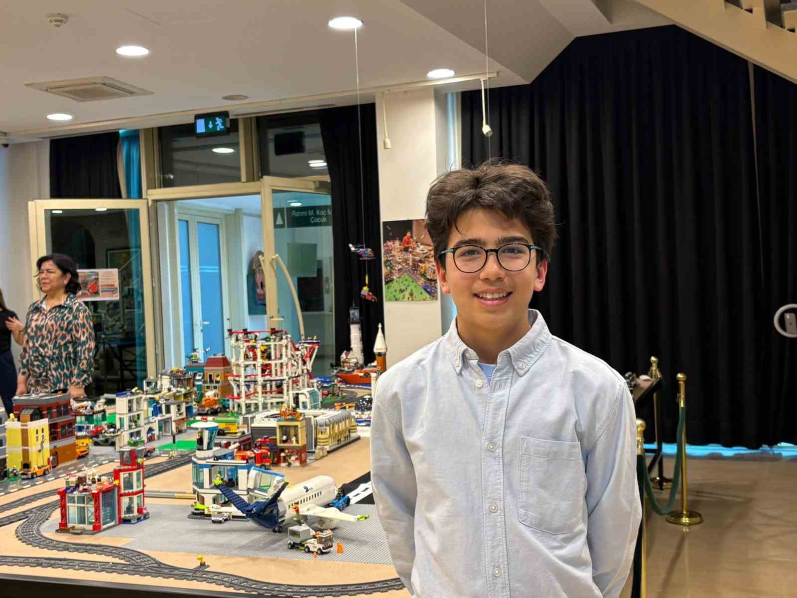 Ortaokul öğrencisi olan Batu’nun lego şehri müzede sergileniyor
