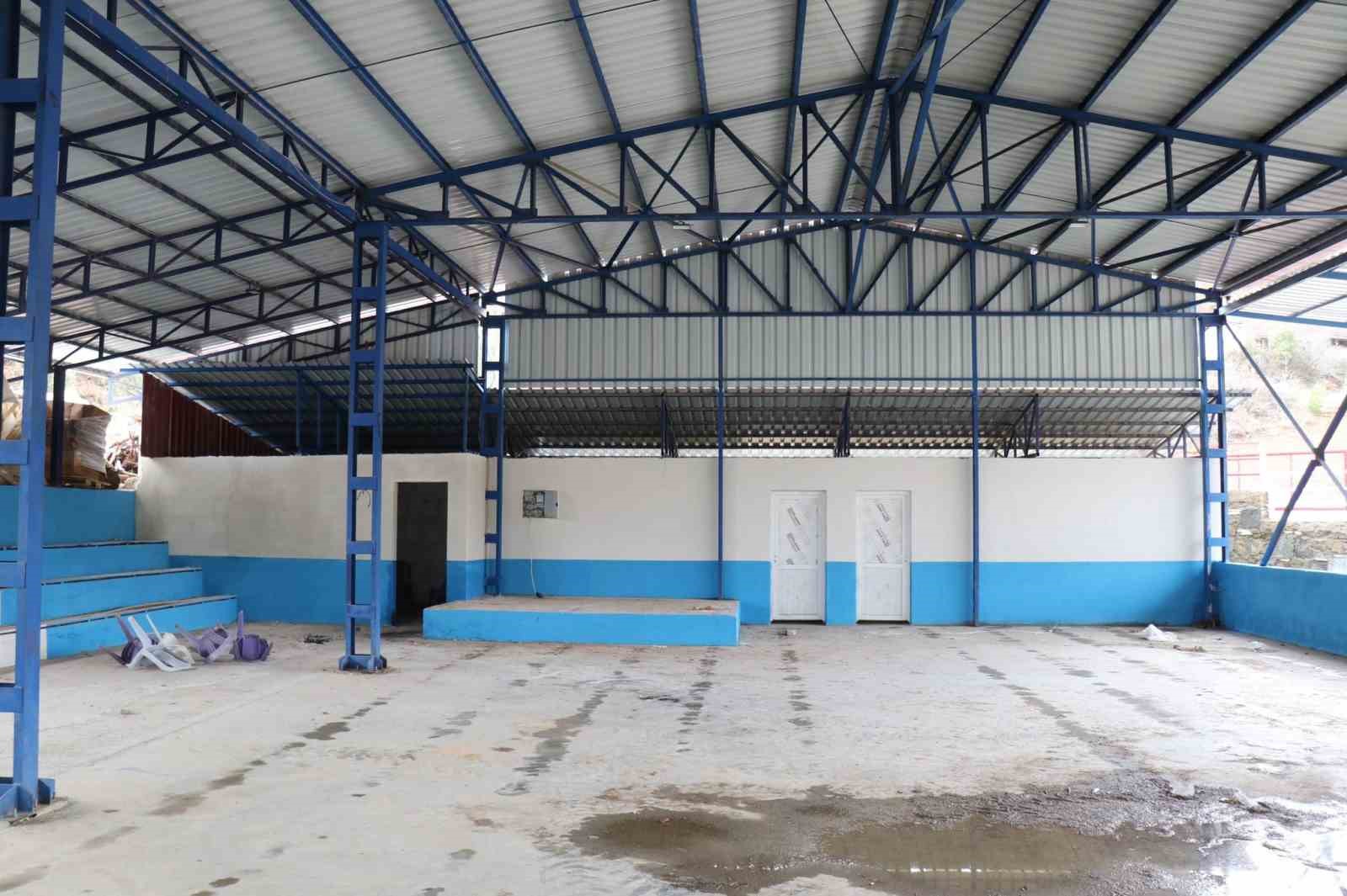 Örtülü Mahallesi’nde yol yenileme ve bakım çalışması
