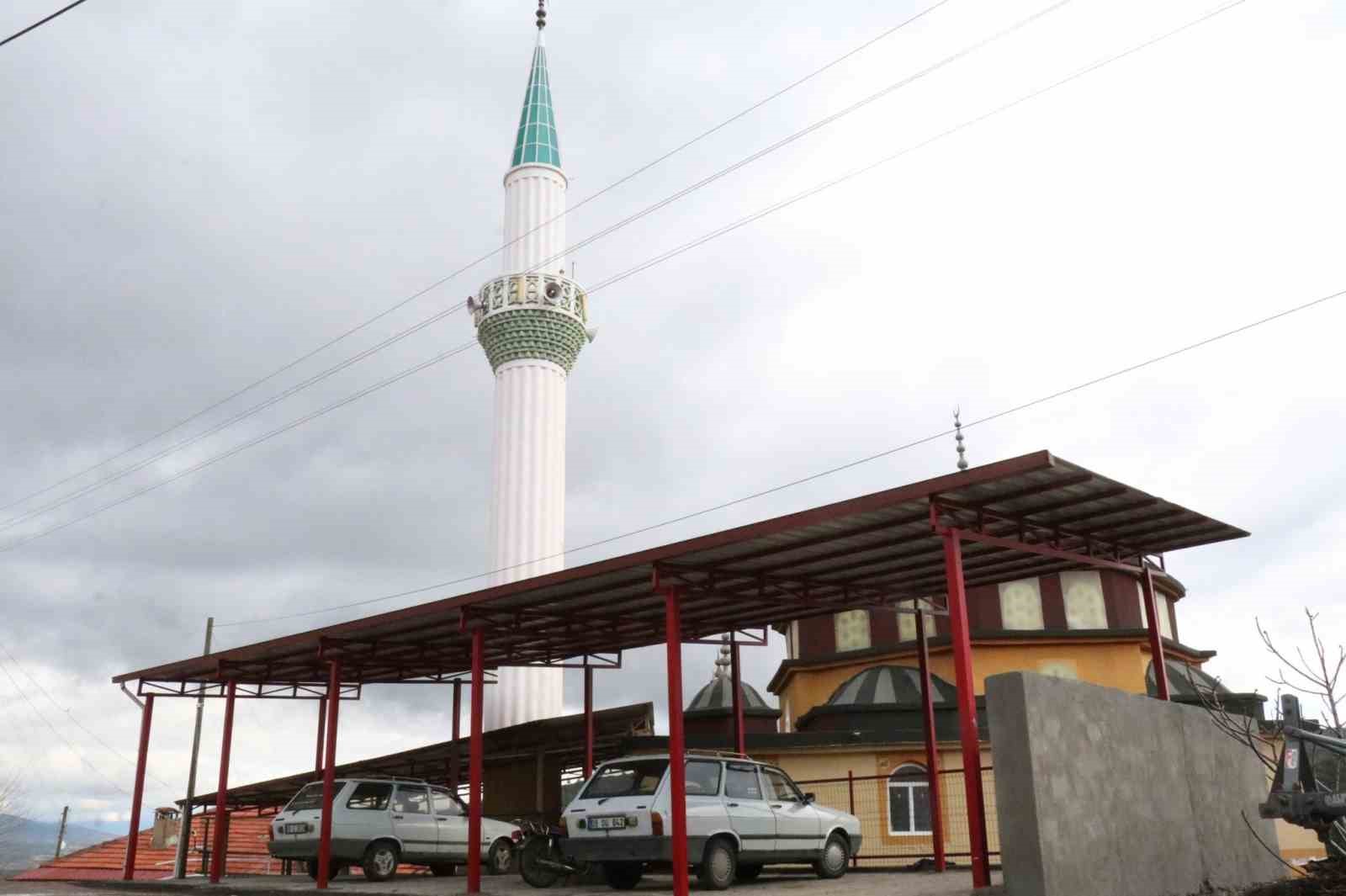 Örtülü Mahallesi’nde yol yenileme ve bakım çalışması
