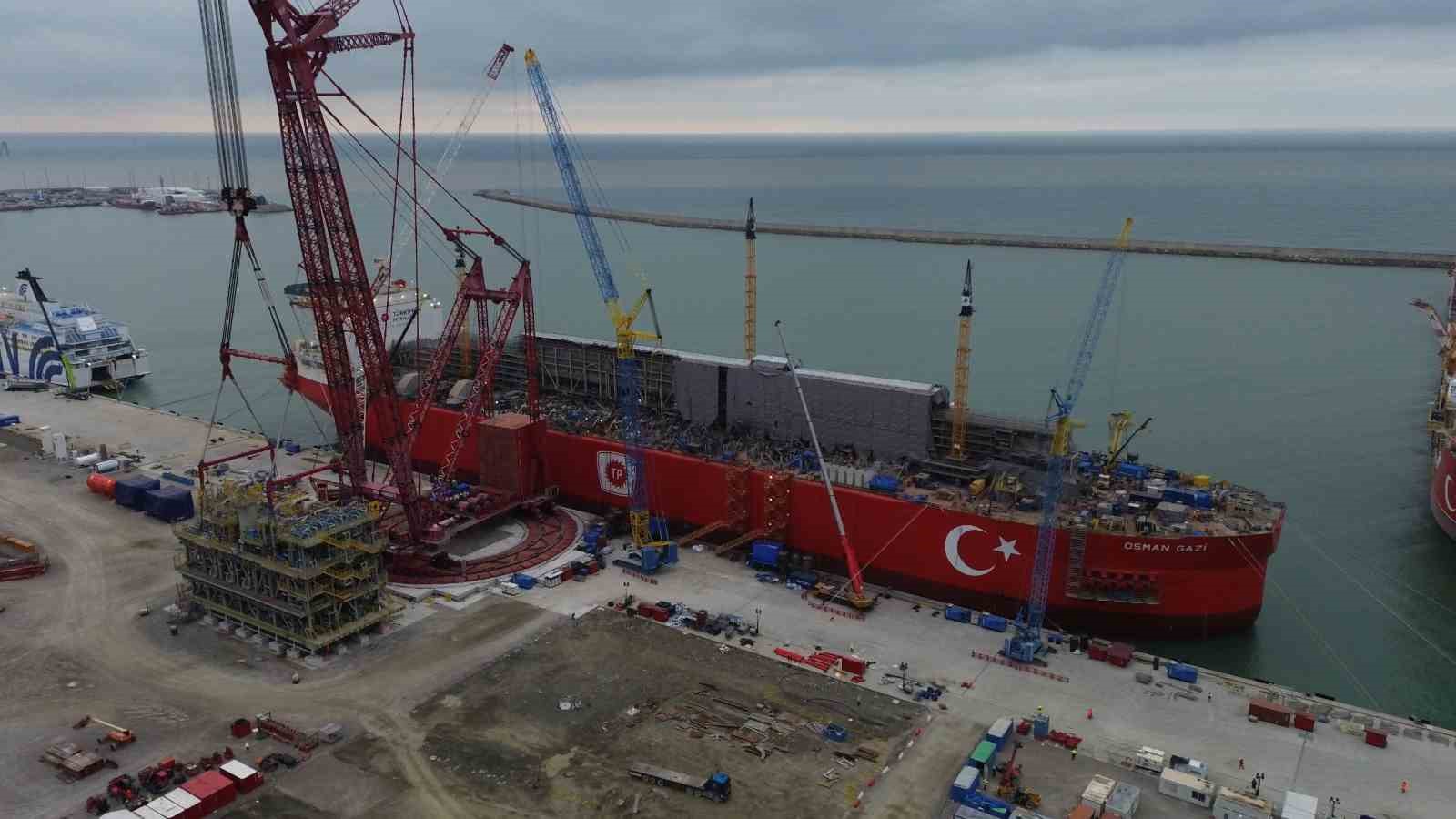 Osman Gazi’ye 2 bin 500 tonluk ünite yerleştirildi
