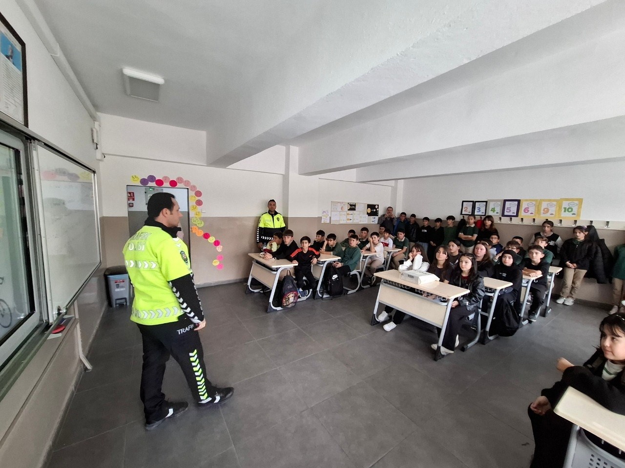 Osmancık’ta polis ekipleri 1 ayda aranan 13 şahsı yakaladı
