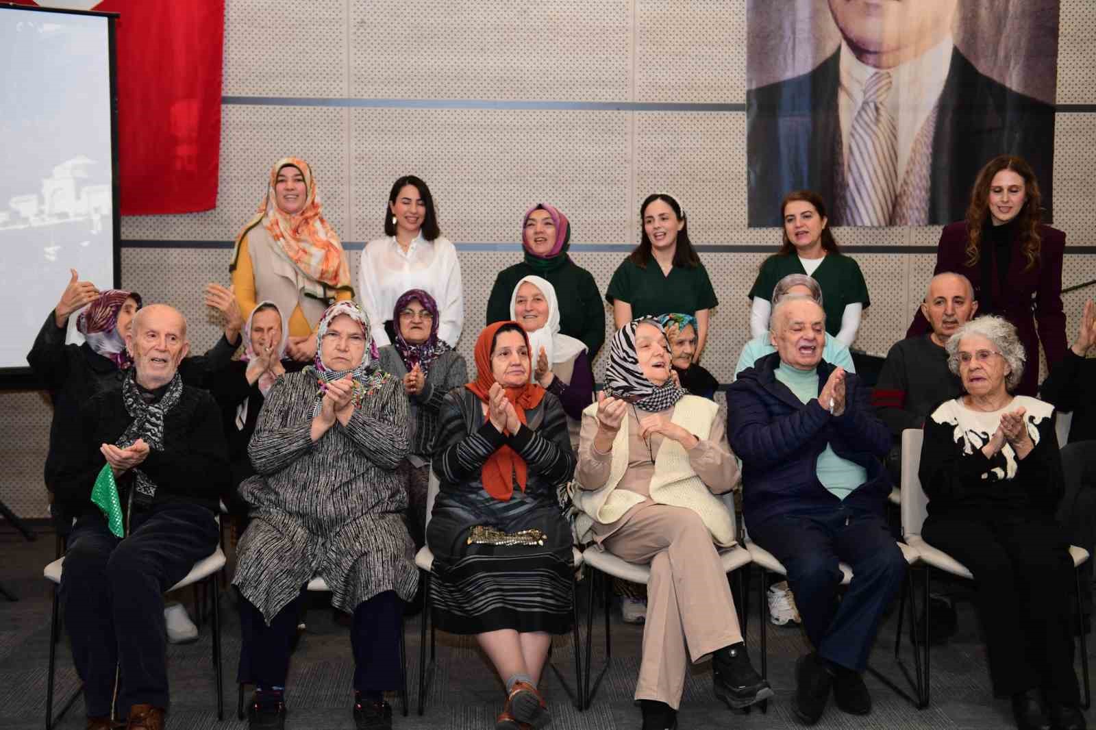 Osmangazi Belediyesi Alzheimer Gündüz Bakım Evi 3. yılını kutladı
